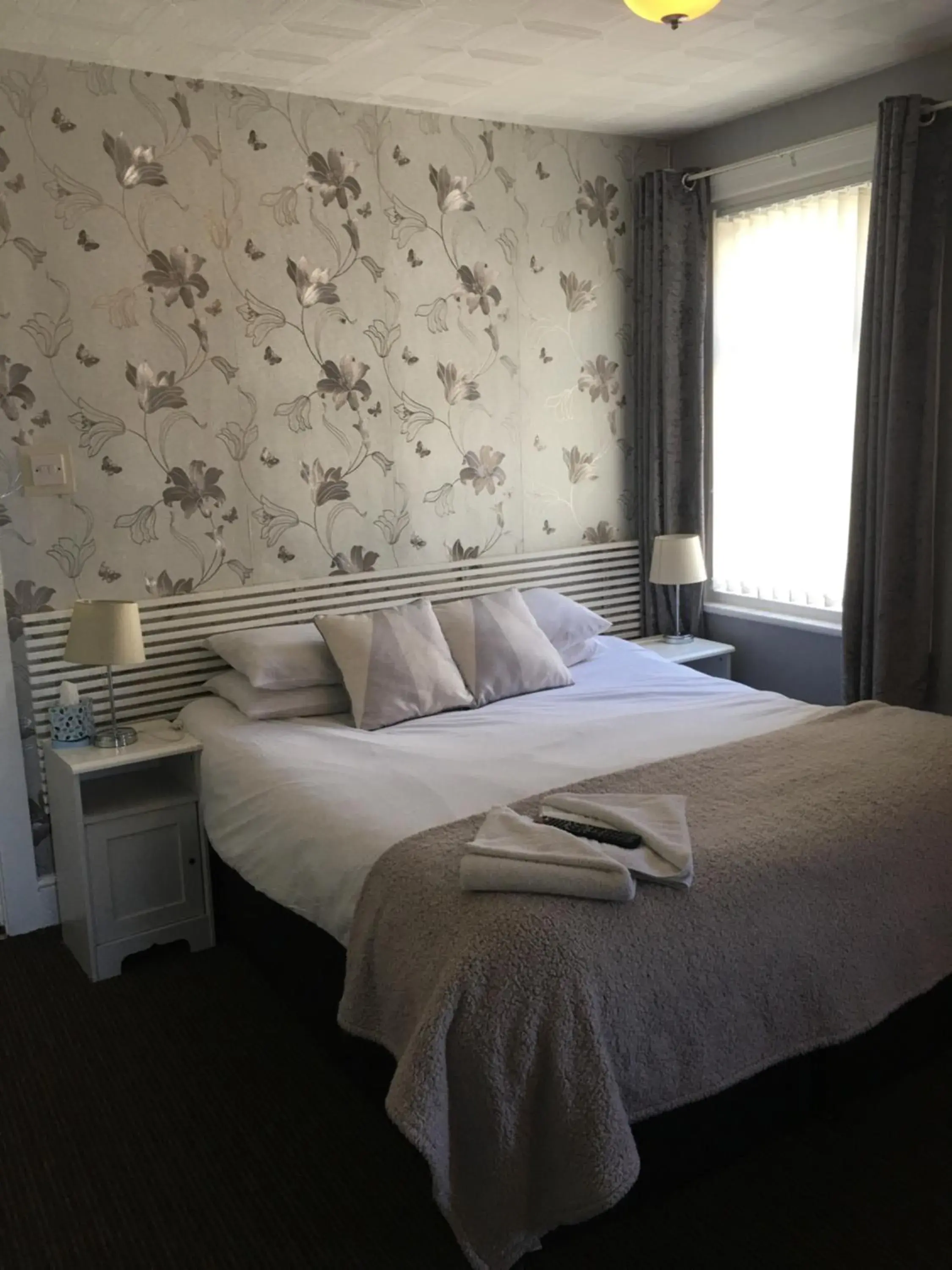 Twin Room in Glenheath Hotel Twin Room in Glenheath Hotel