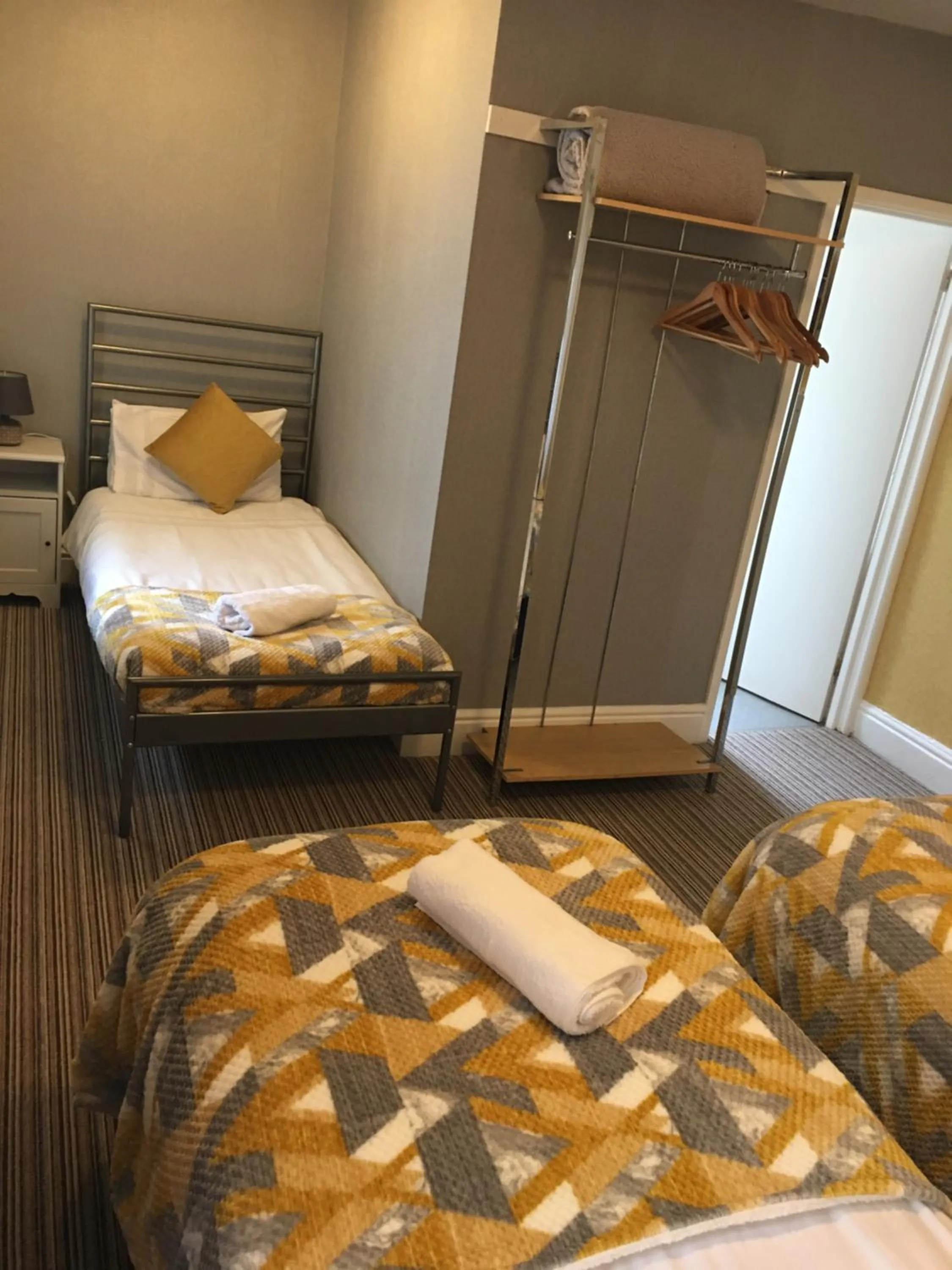 Bed in Glenheath Hotel