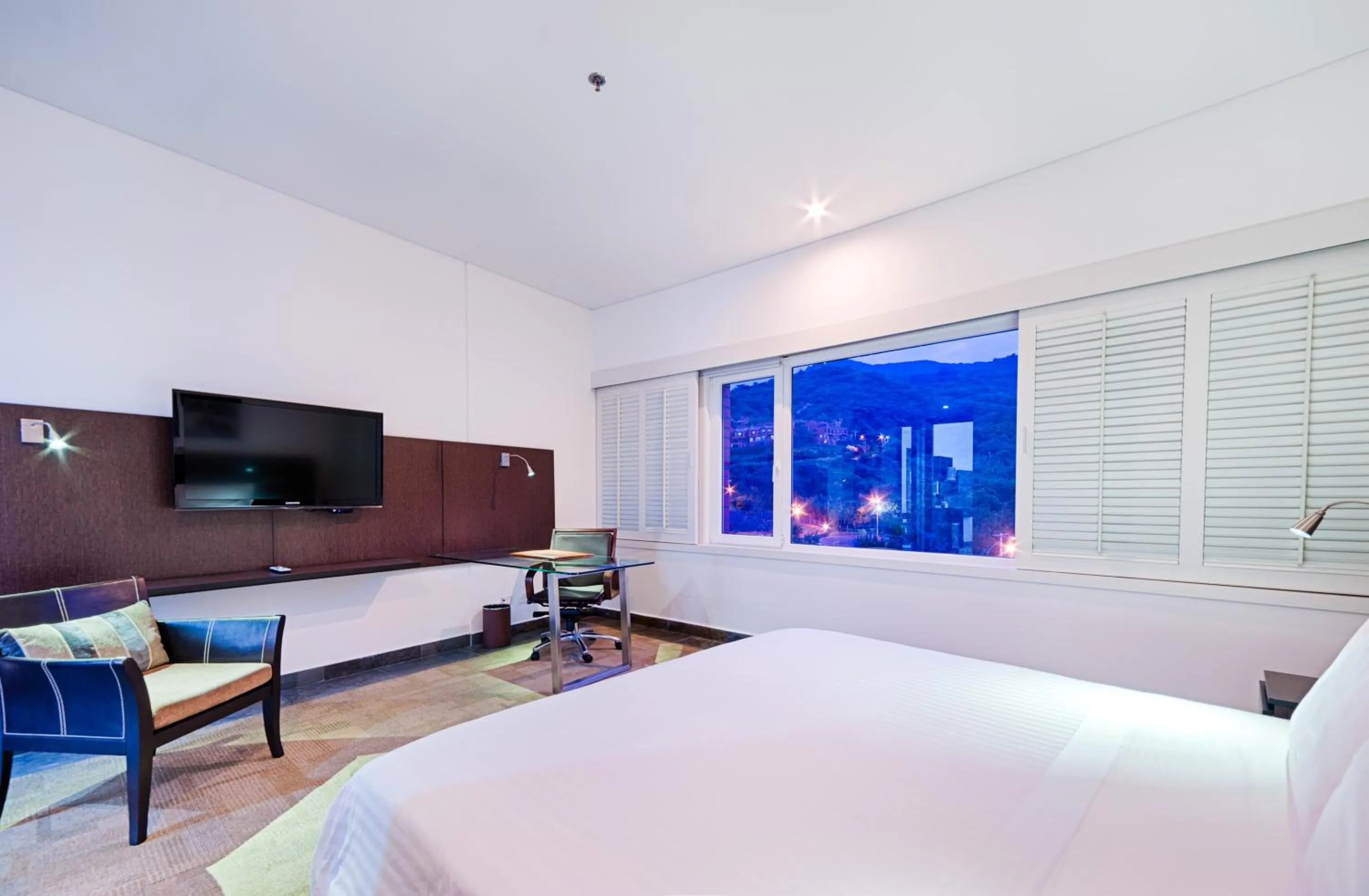 TV and multimedia, Bed in Hotel Spiwak Chipichape Cali