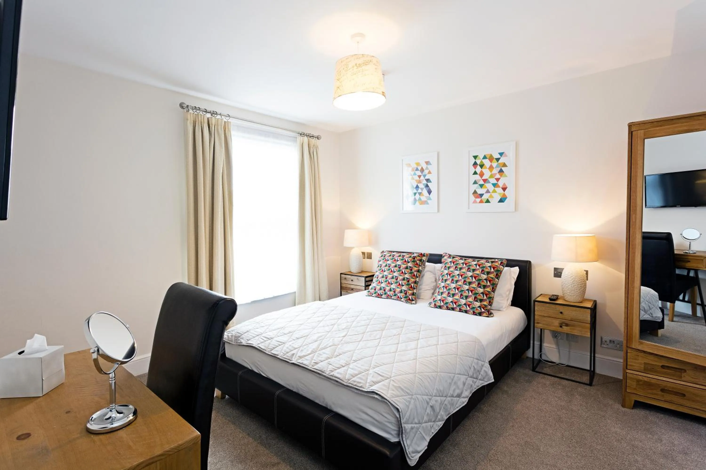 Photo of the whole room, Bed in Andover House Hotel & Restaurant - Adults only