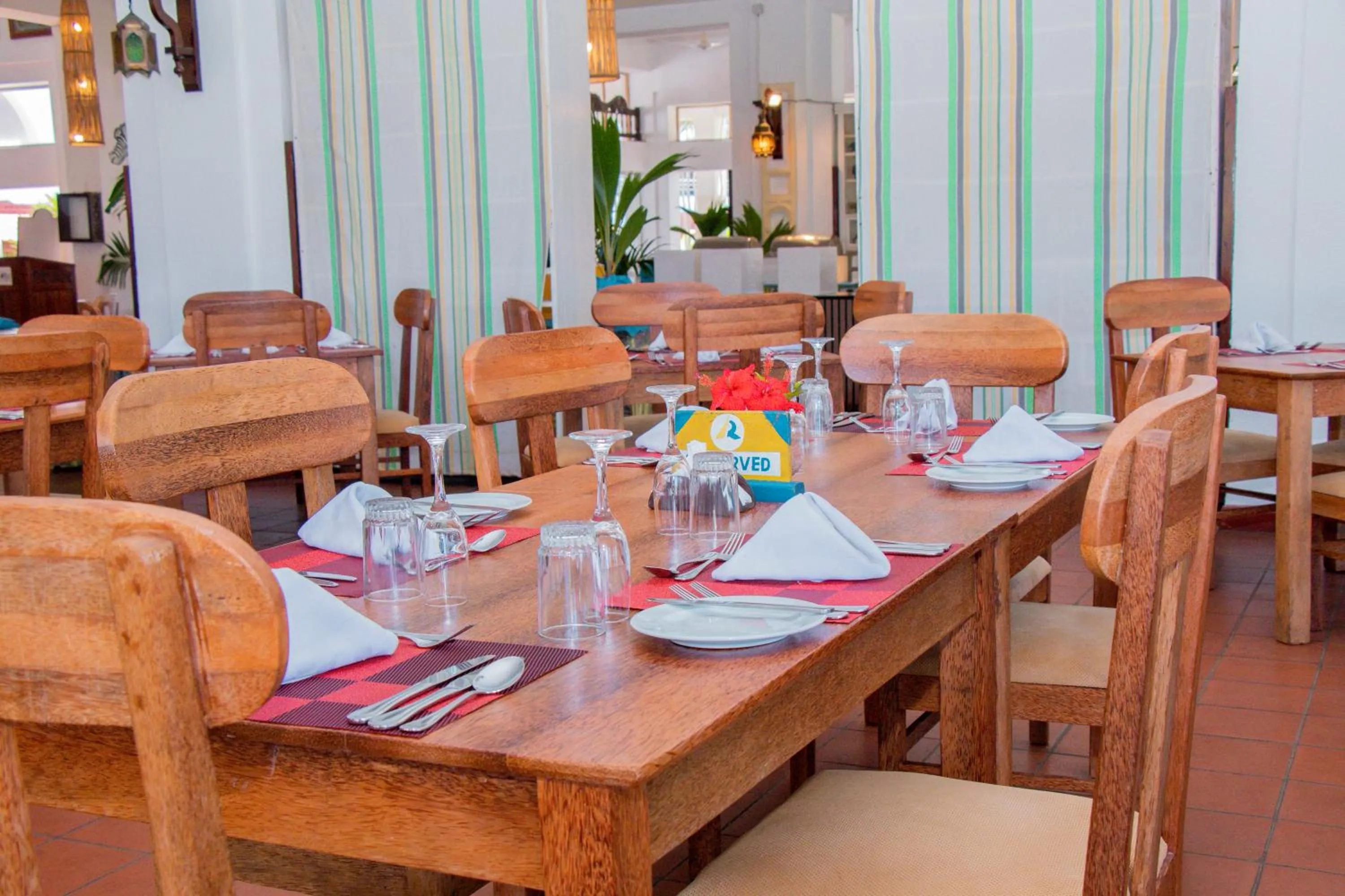 Restaurant/places to eat in Reef Hotel Mombasa