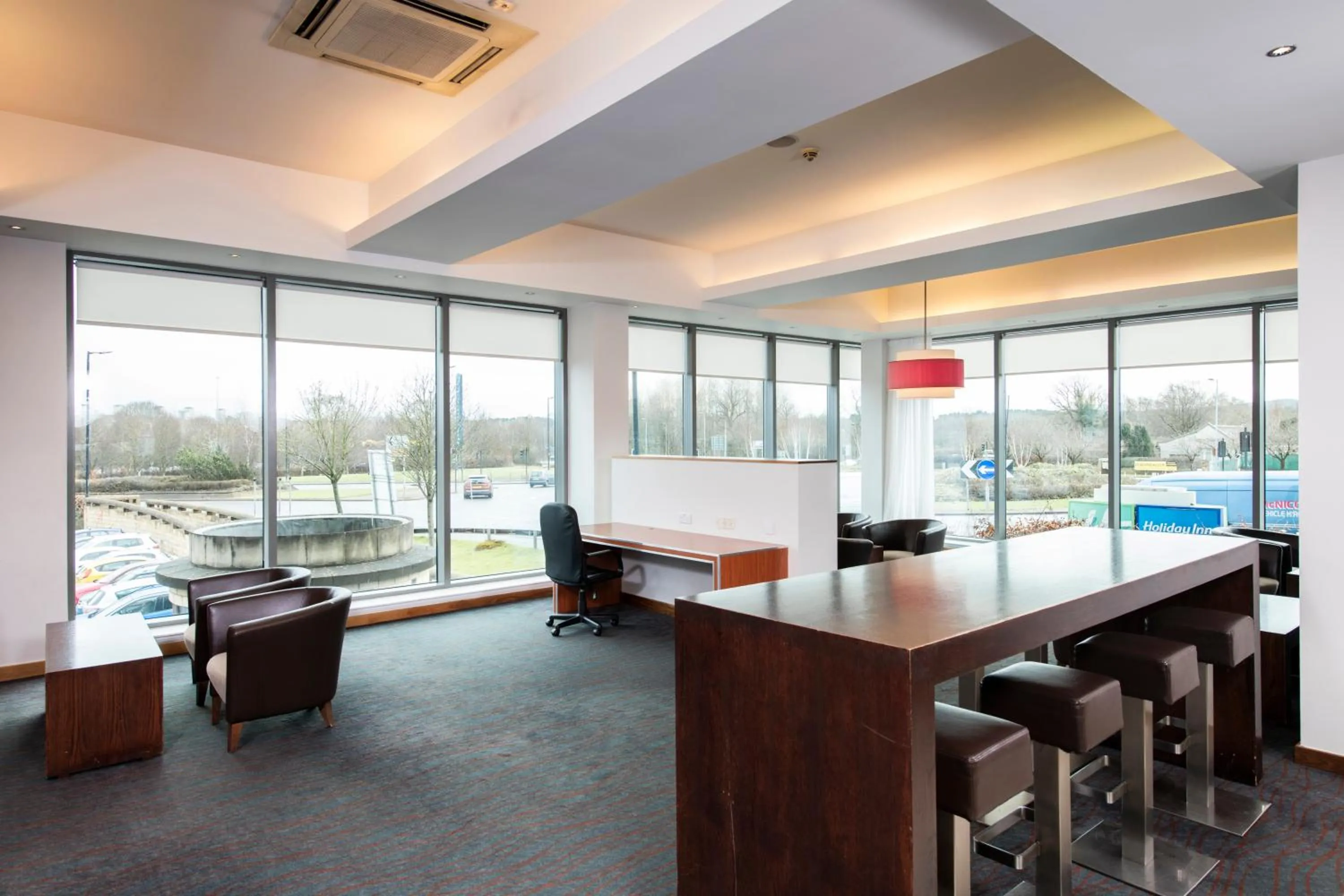 Lobby or reception in Holiday Inn Express Hamilton by IHG