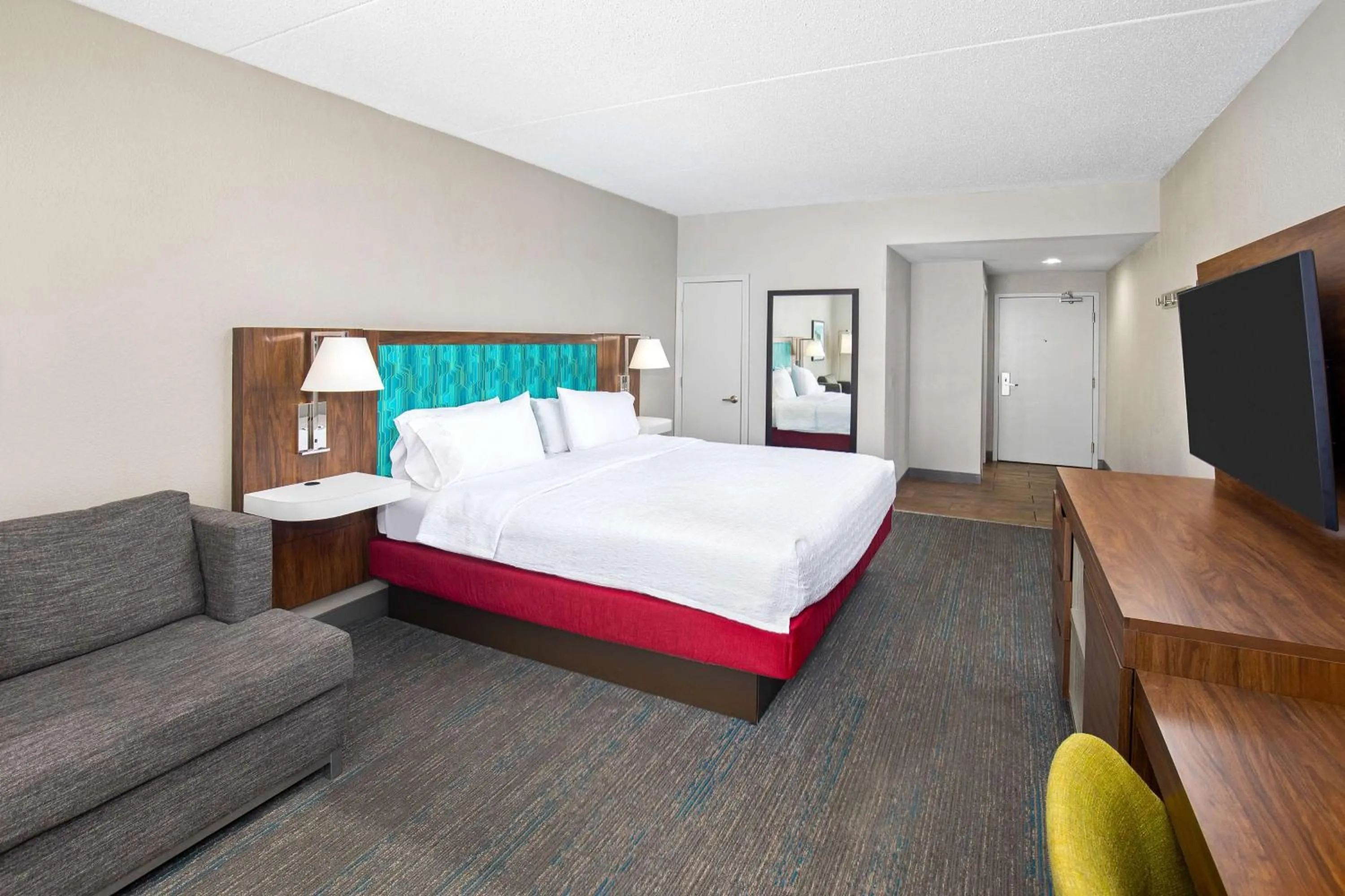 Living room, Bed in Hampton Inn Selma