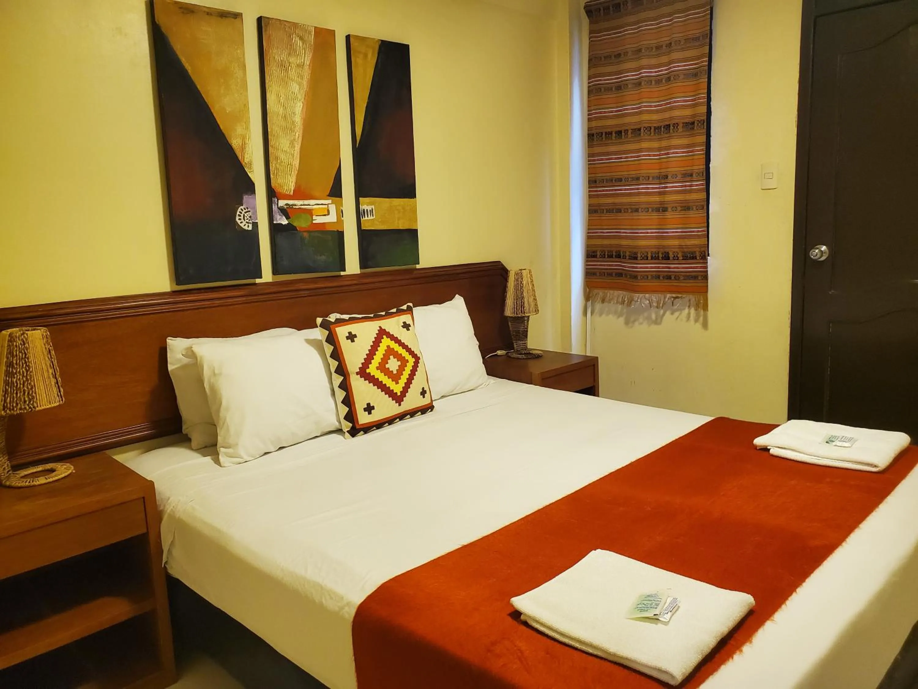 Superior Double Room in Dreamkapture Hostel close to the airport and bus terminal