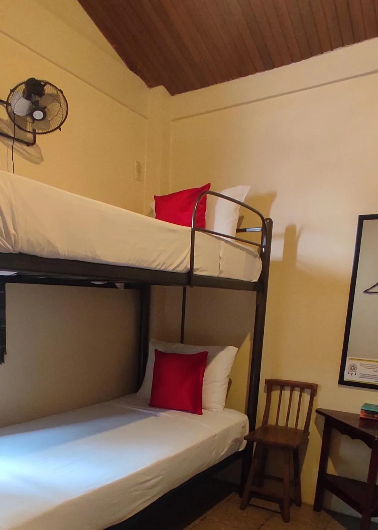 bunk bed, Bed in Dreamkapture Hostel close to the airport and bus terminal