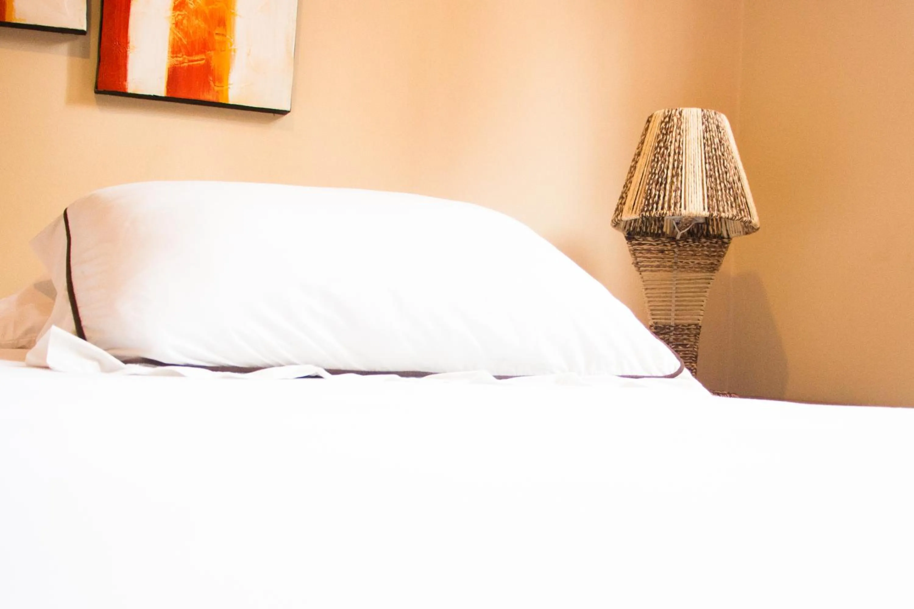 Bed in Dreamkapture Hostel close to the airport and bus terminal