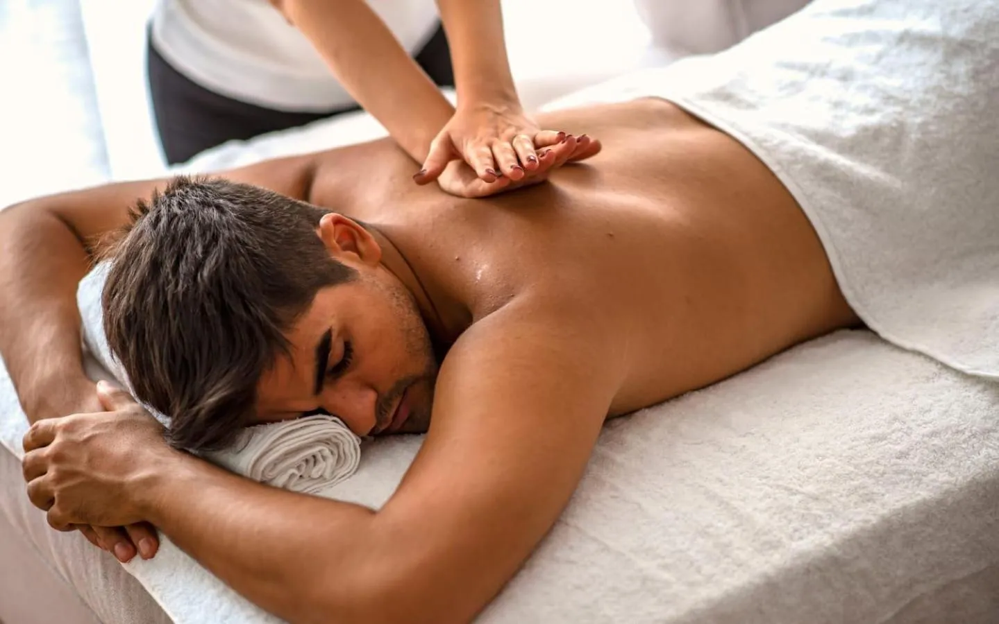 Massage in Dreamkapture Hostel close to the airport and bus terminal