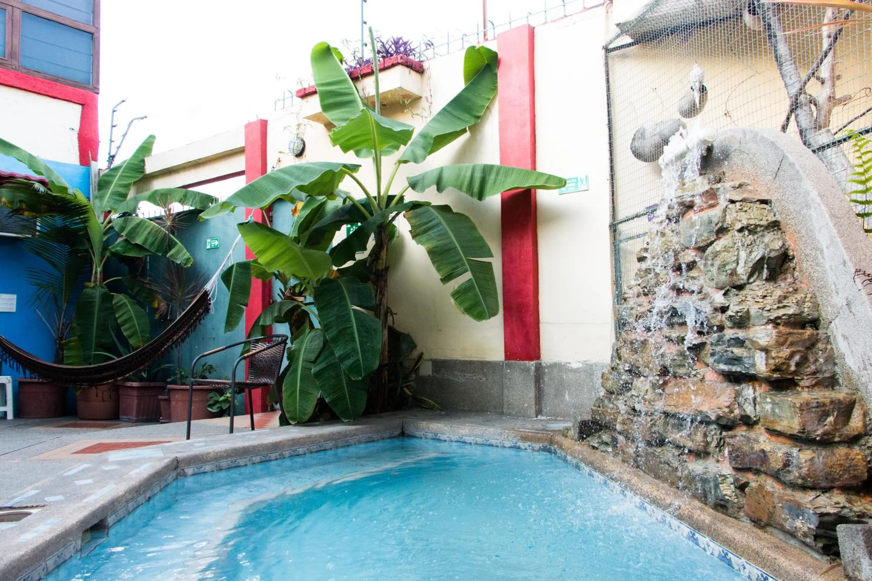Area and facilities in Dreamkapture Hostel close to the airport and bus terminal