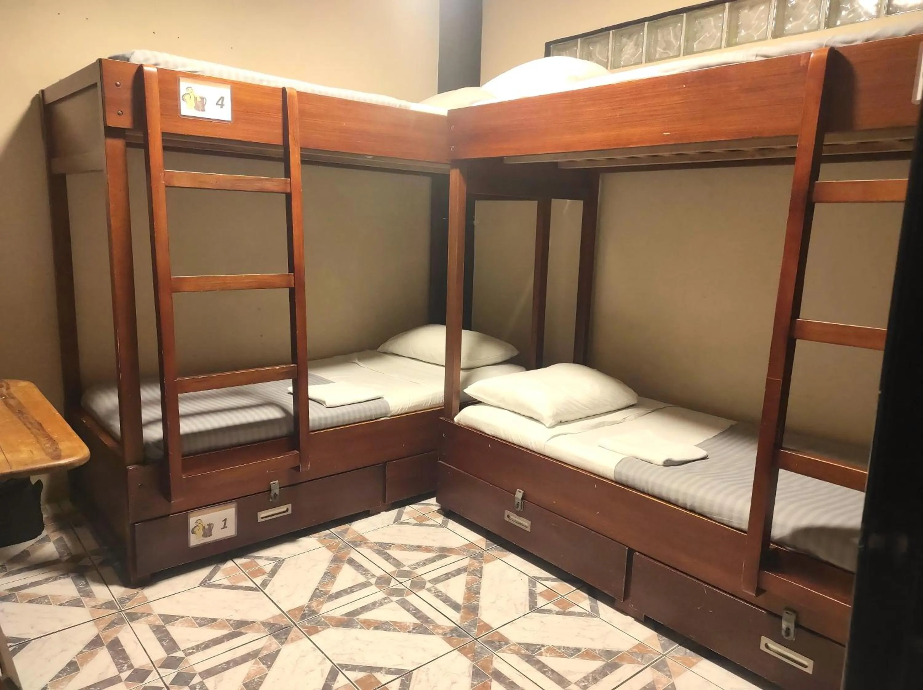 bunk bed, Bed in Dreamkapture Hostel close to the airport and bus terminal