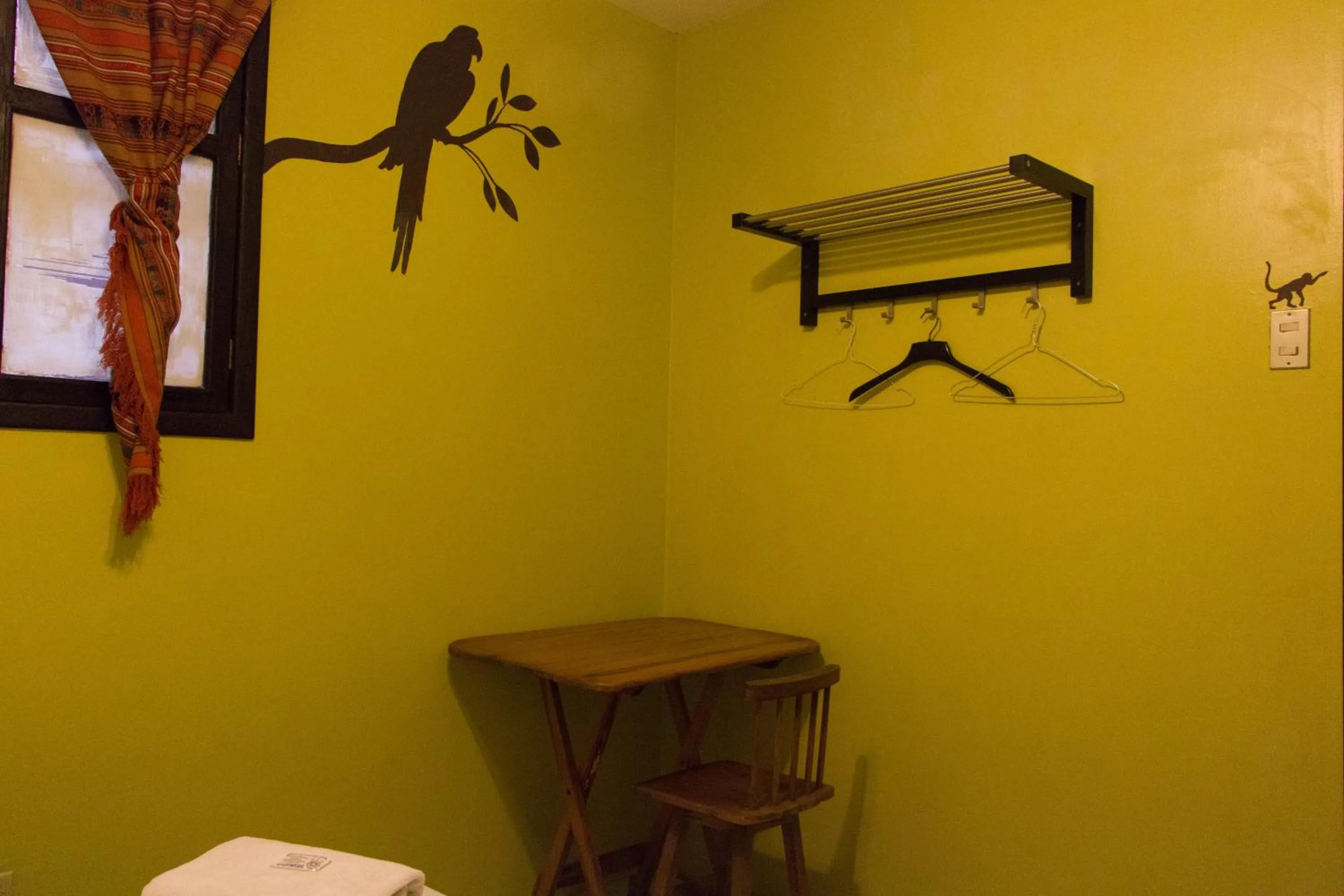 Bedroom in Dreamkapture Hostel close to the airport and bus terminal