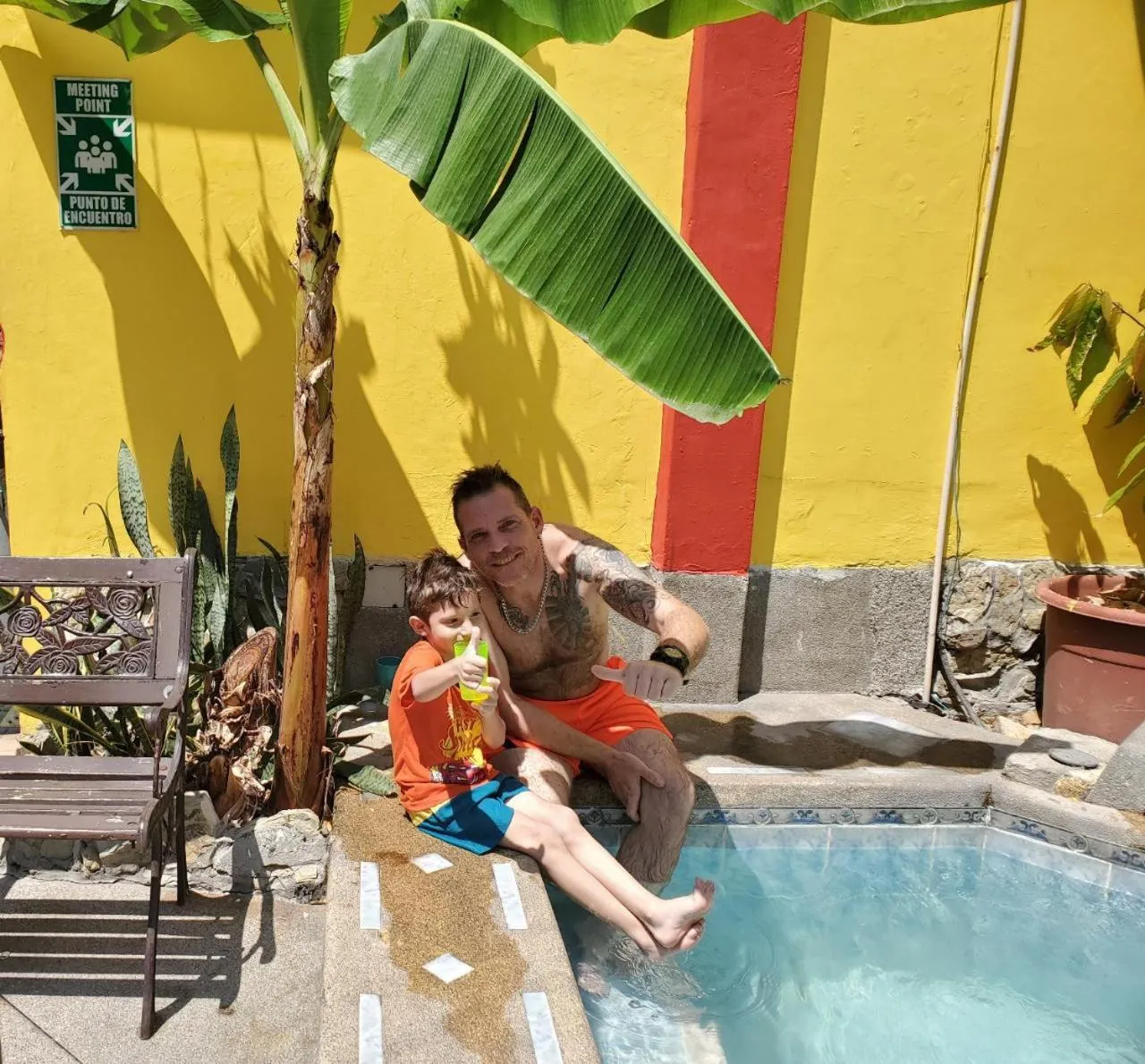 Swimming pool in Dreamkapture Hostel close to the airport and bus terminal