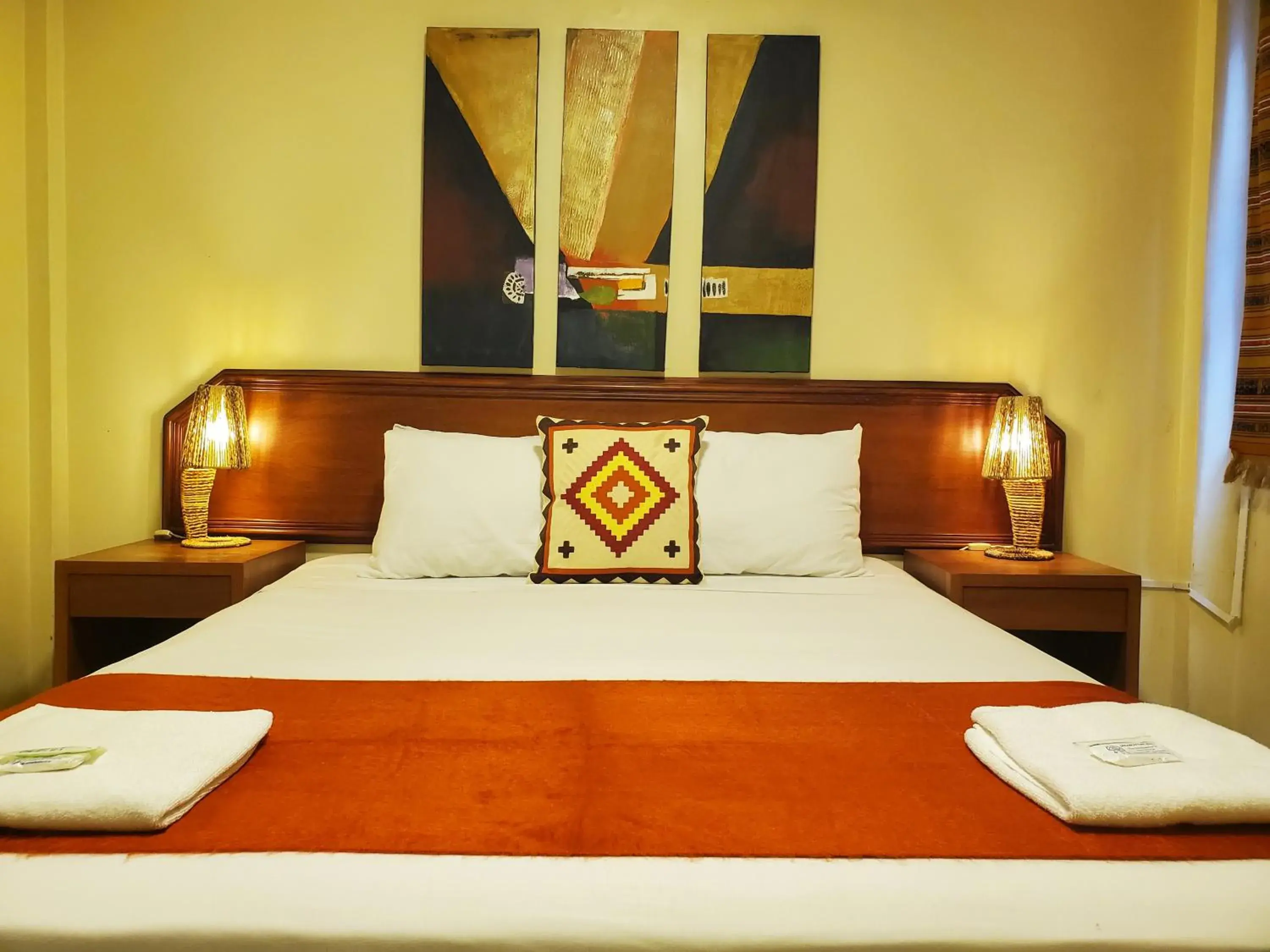 Superior Double Room in Dreamkapture Hostel close to the airport and bus terminal Superior Double Room in Dreamkapture Hostel close to the airport and bus terminal