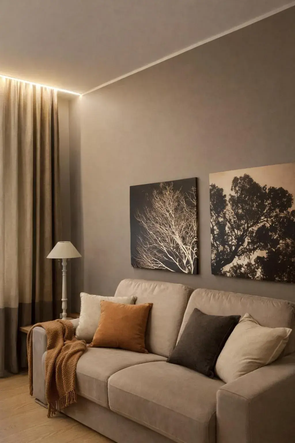 Suite in Maxim Suite in Maxim