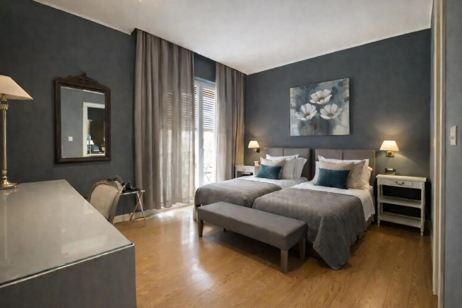 Bedroom, Bed in Maxim