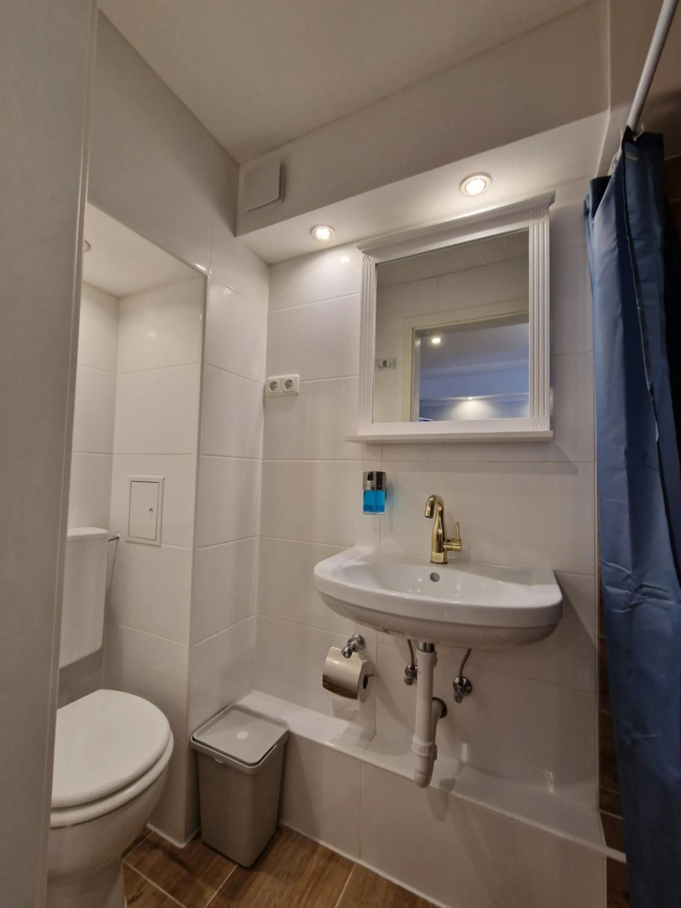 Bathroom in Hotel Kenny & Henry