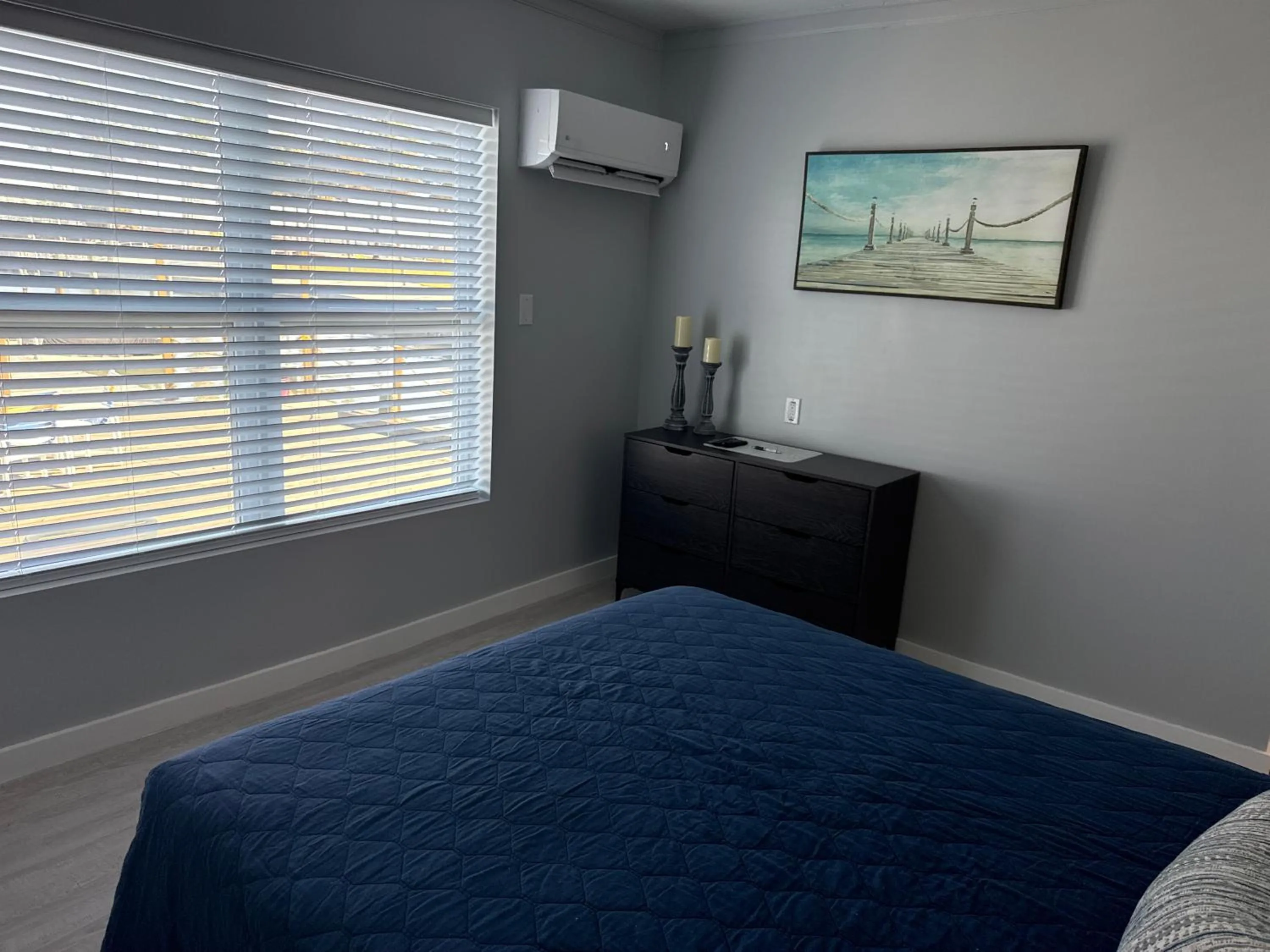 Bedroom, Bed in Barefoot Bay Resort Motel