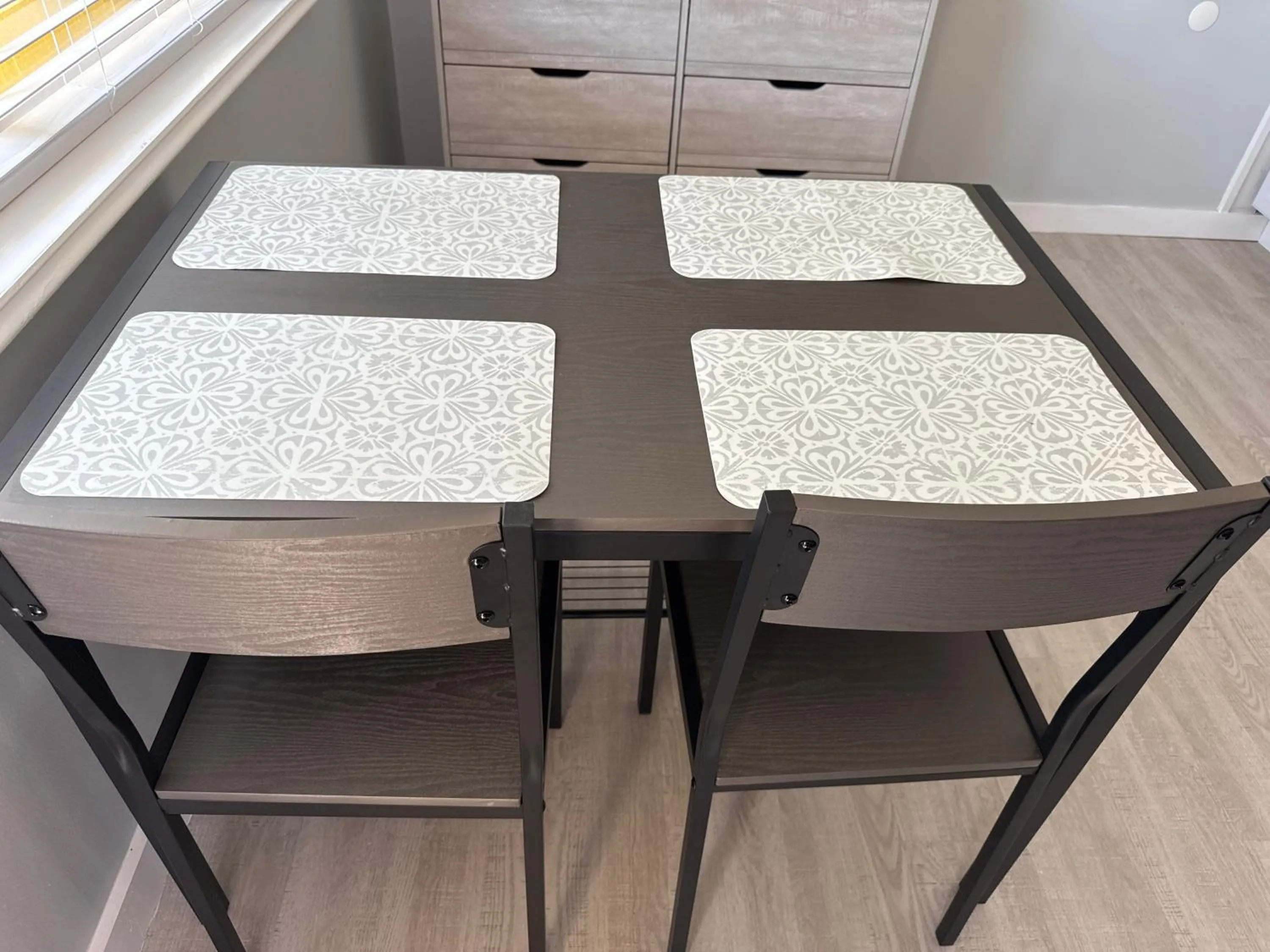 Dining area in Barefoot Bay Resort Motel