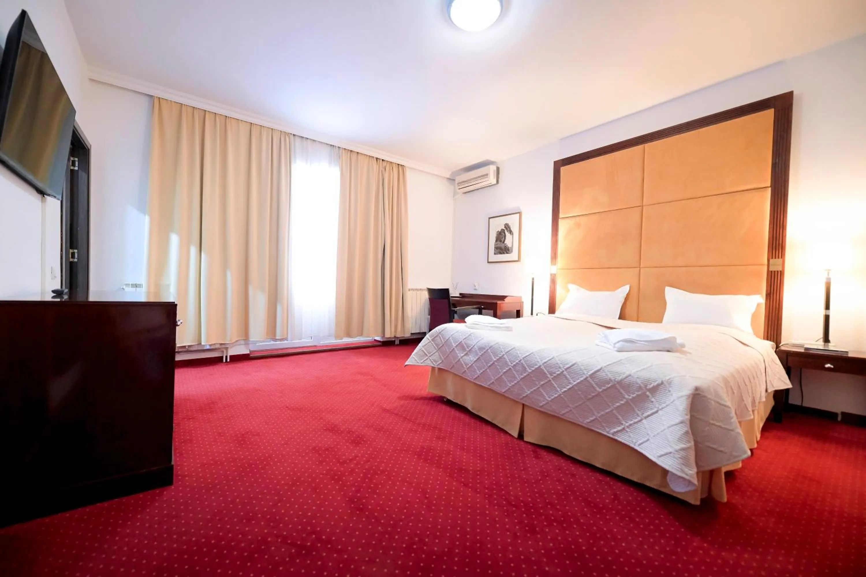 Photo of the whole room, Bed in Visconti Militari