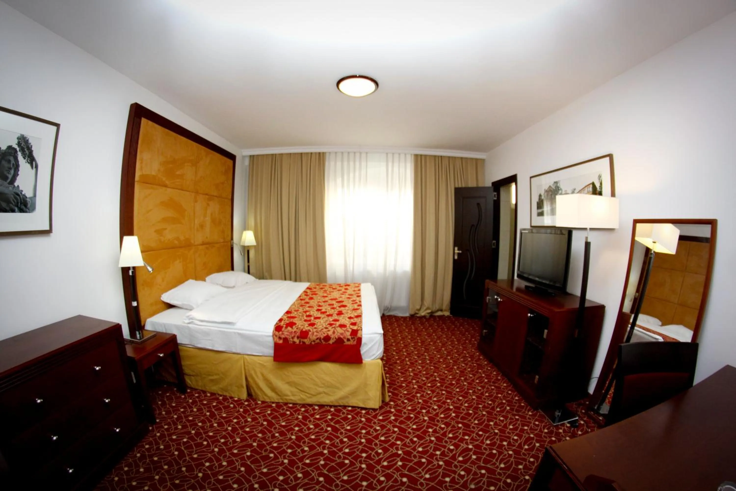 Photo of the whole room, Bed in Visconti Militari