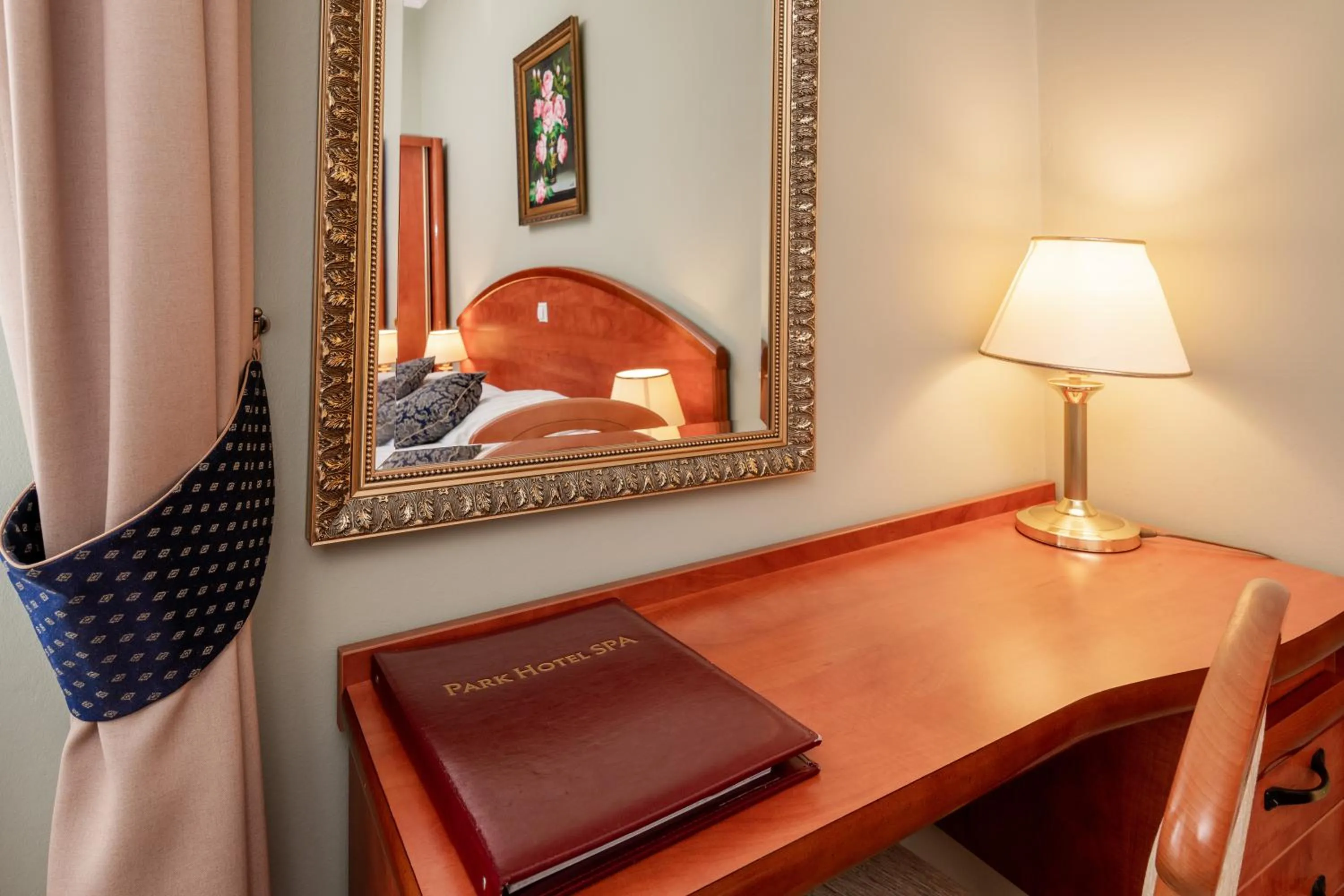 hair dresser, Bed in Park Hotel Kur & Spa