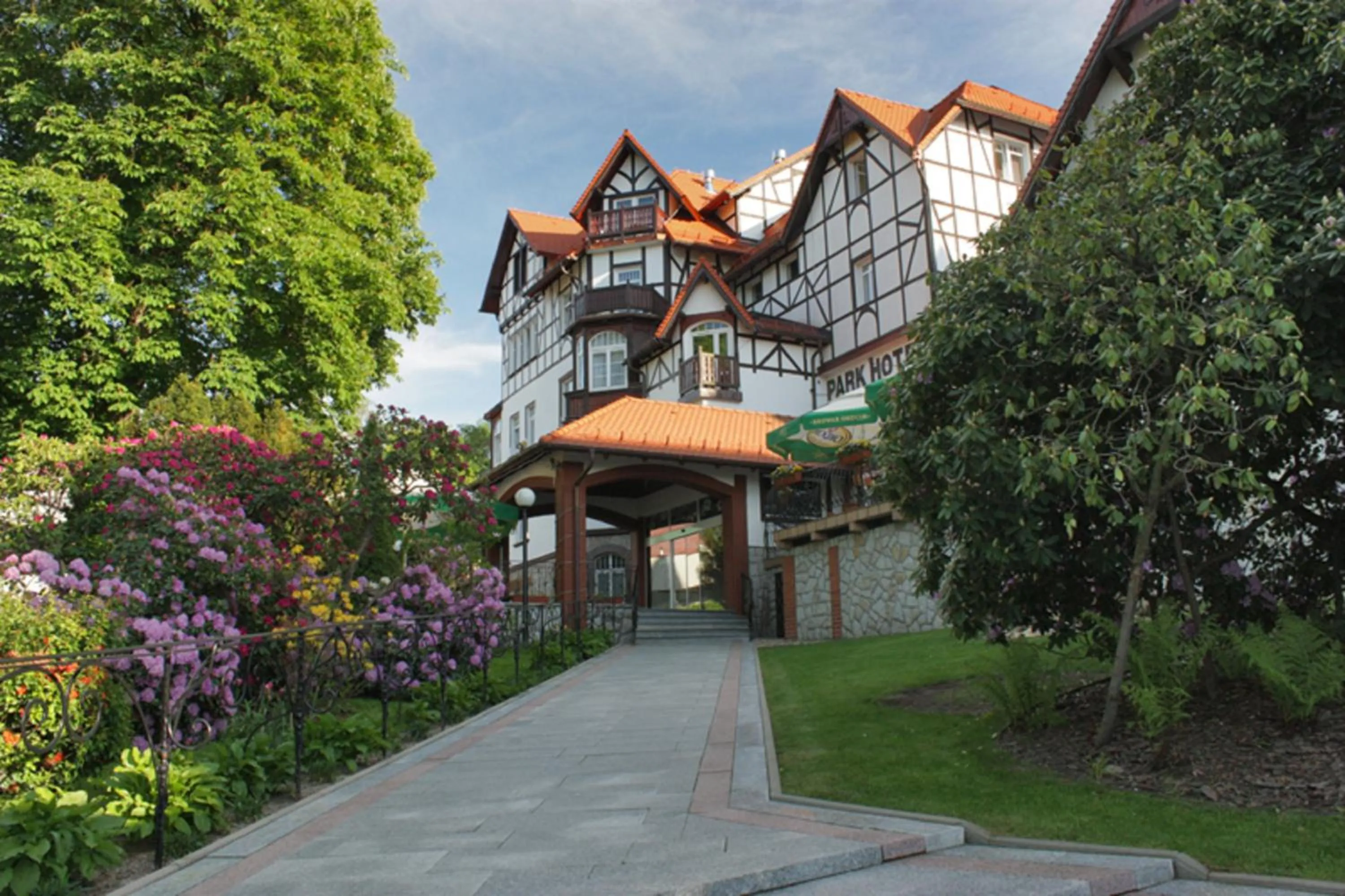Facade/entrance in Park Hotel Kur & Spa