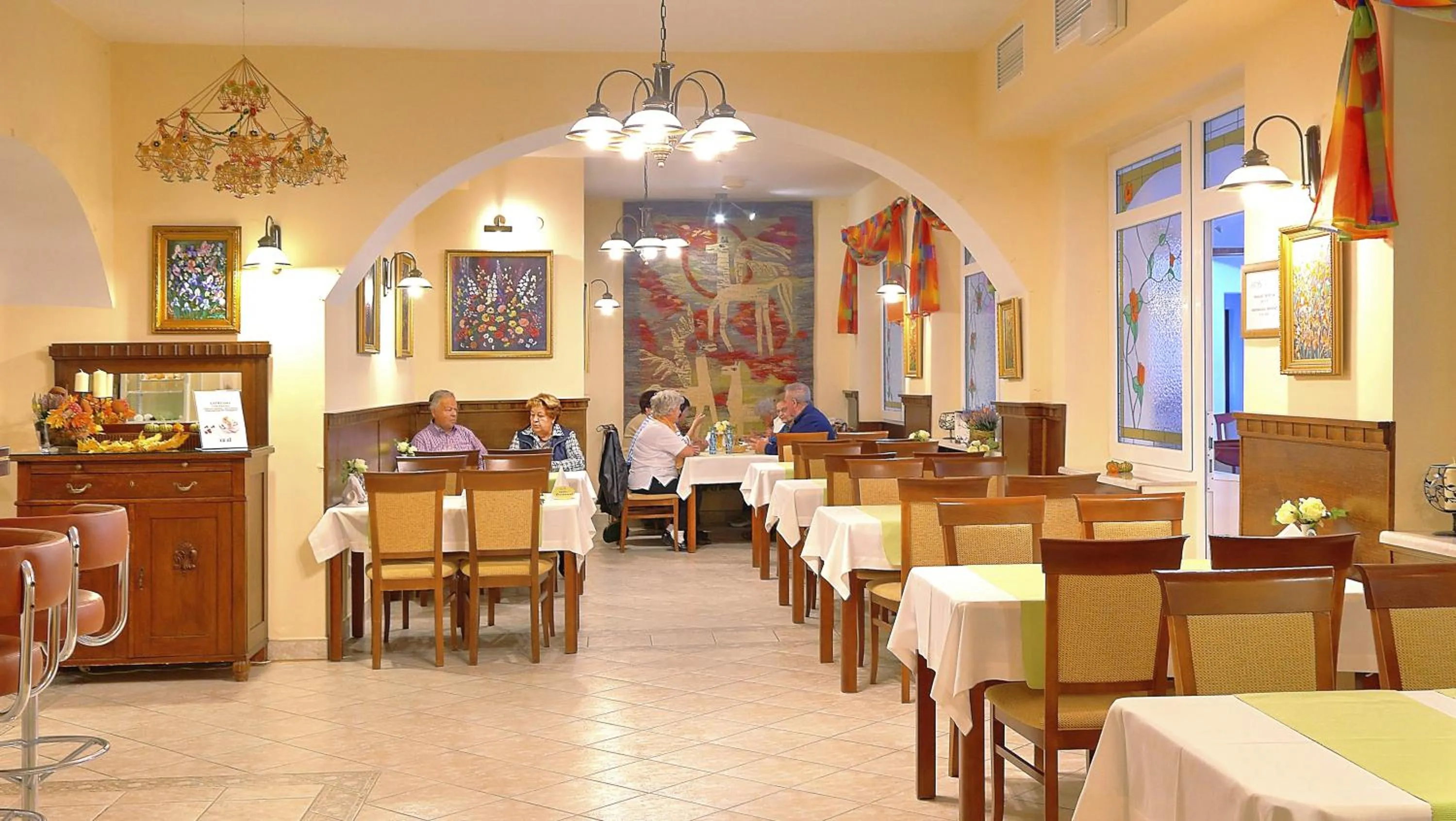 Restaurant/places to eat in Park Hotel Kur & Spa