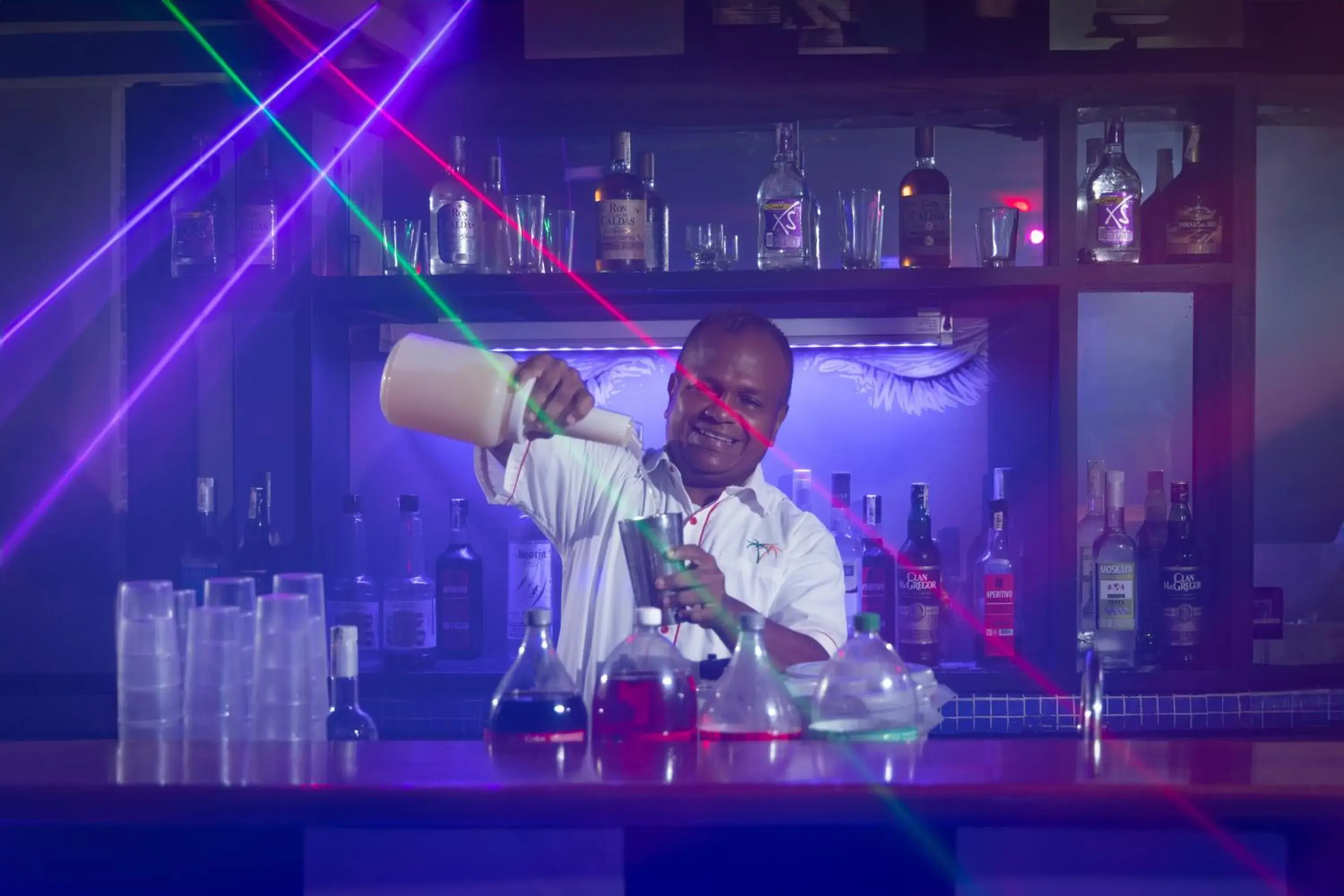 Nightclub / DJ in Decameron Galeon - All Inclusive Nightclub / DJ in Decameron Galeon - All Inclusive