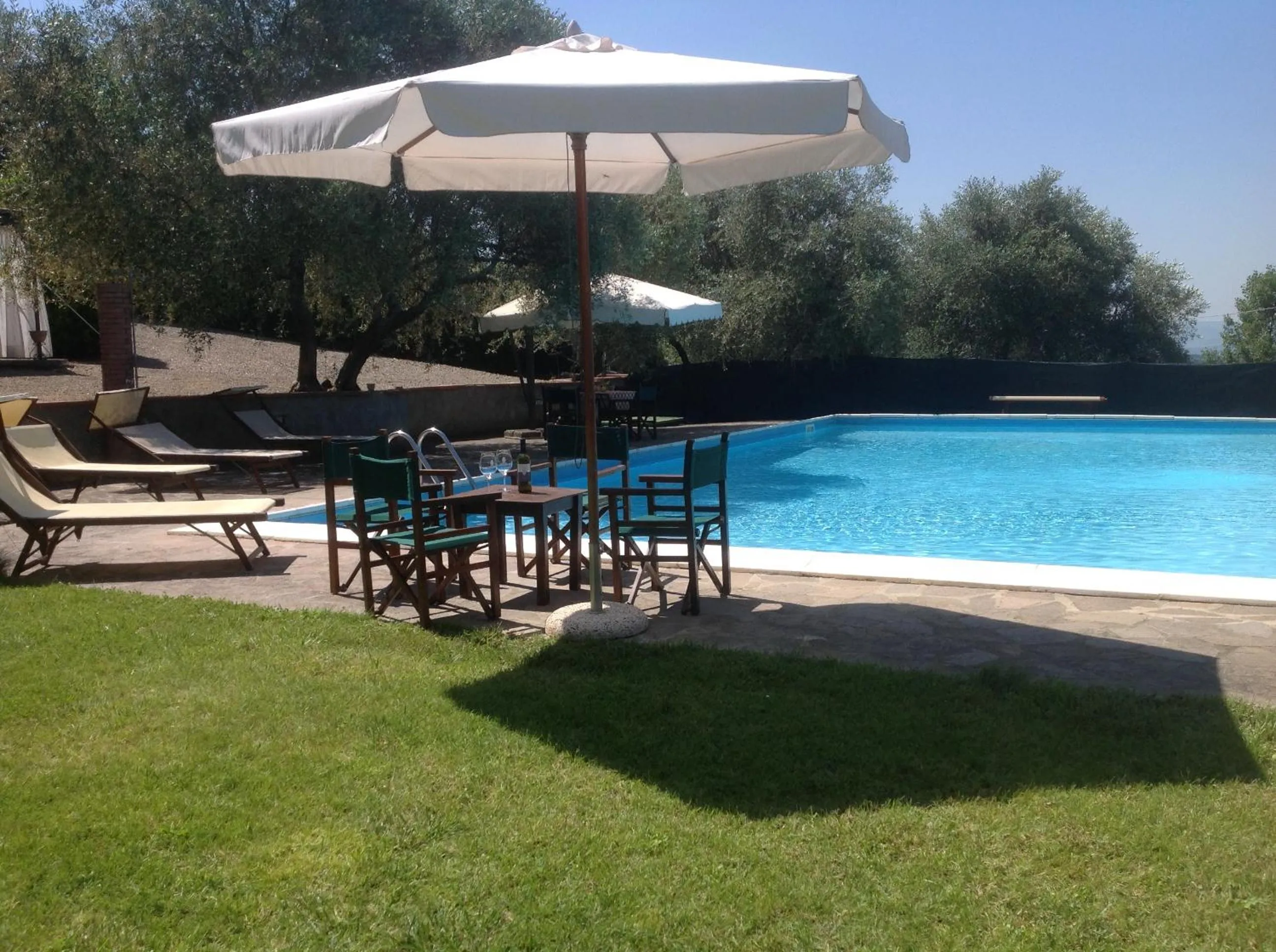 Pool view in Fattoria La Gigliola