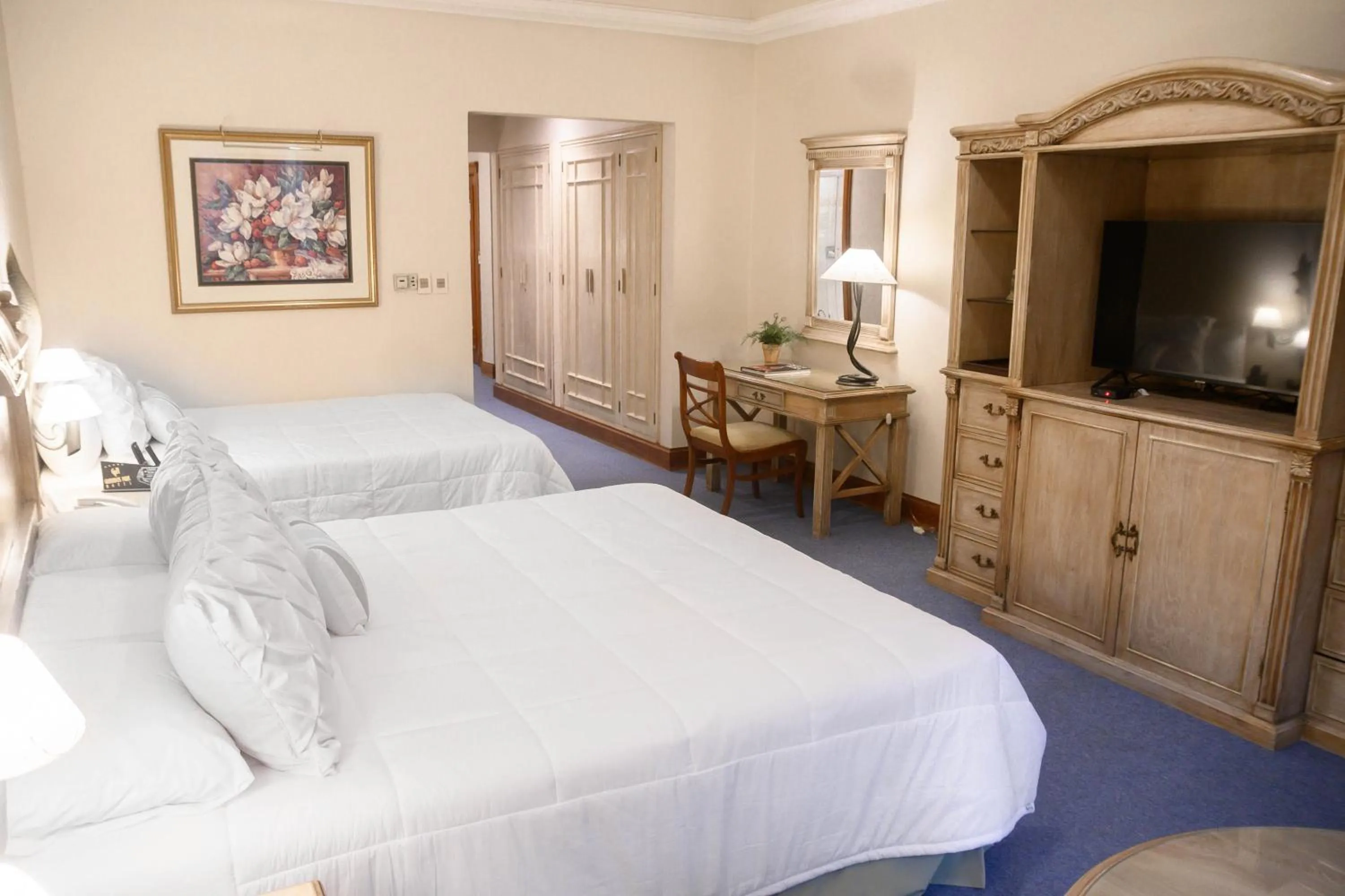 Bed in Granados Park Hotel