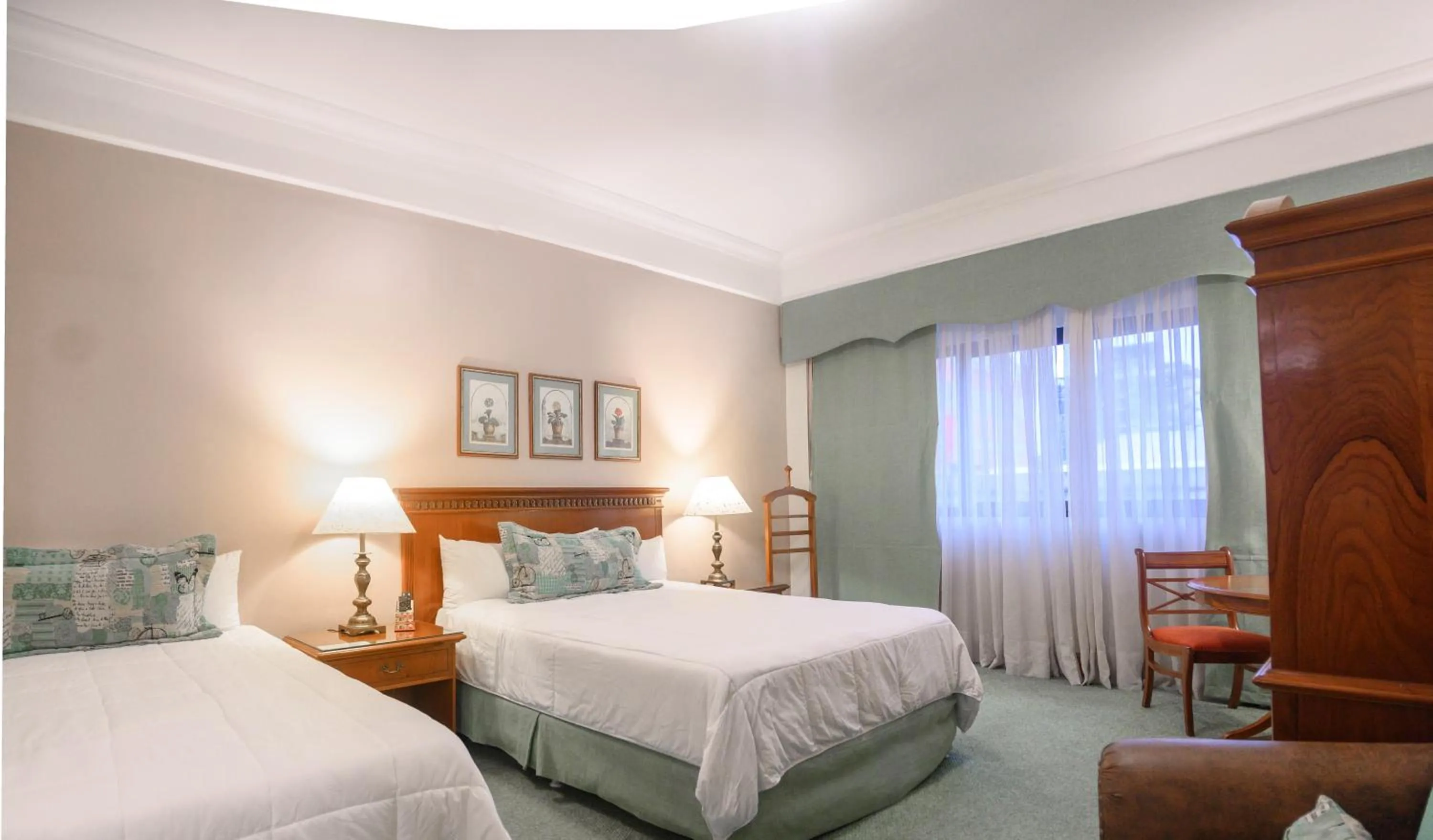 Bed in Granados Park Hotel