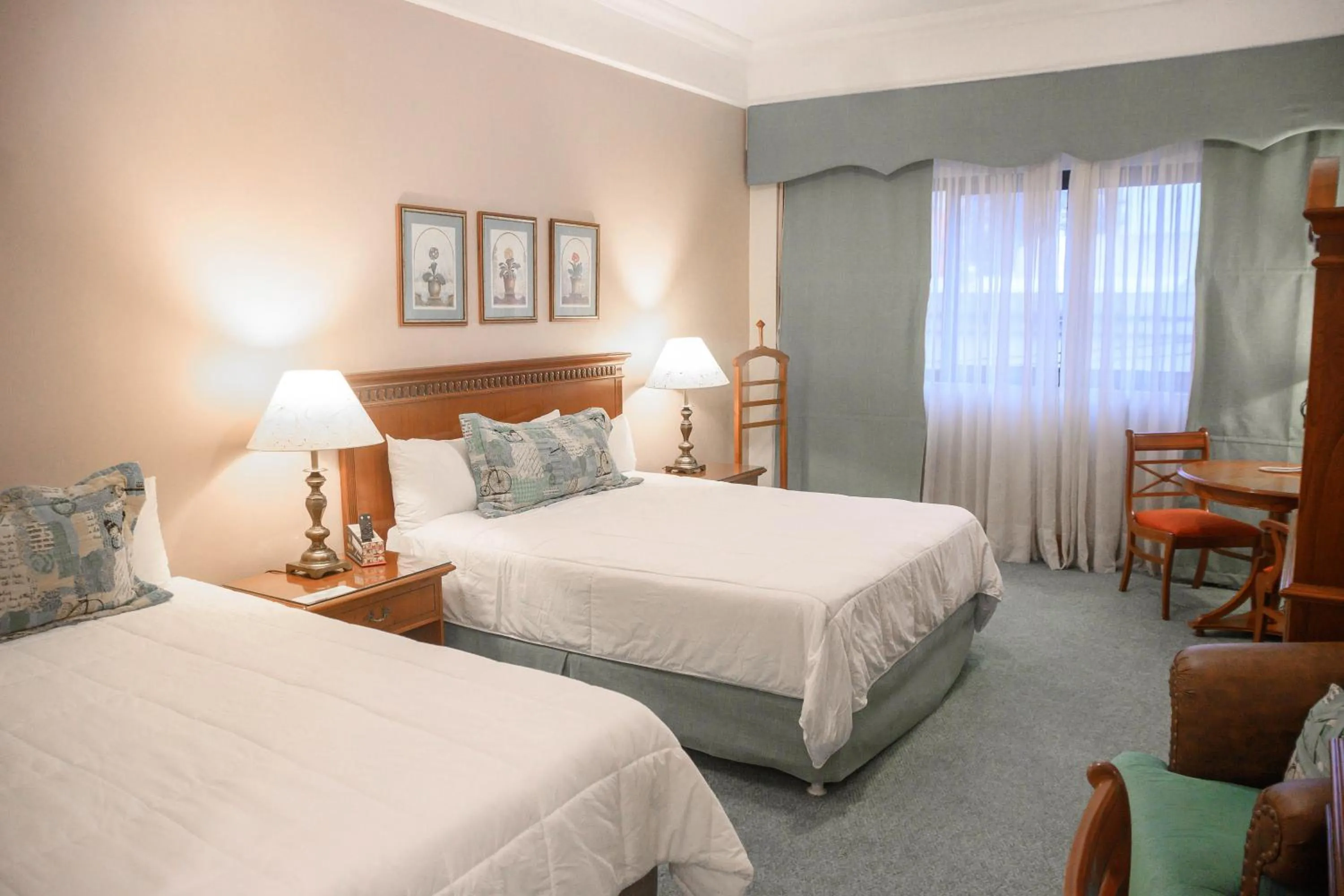 Bed in Granados Park Hotel