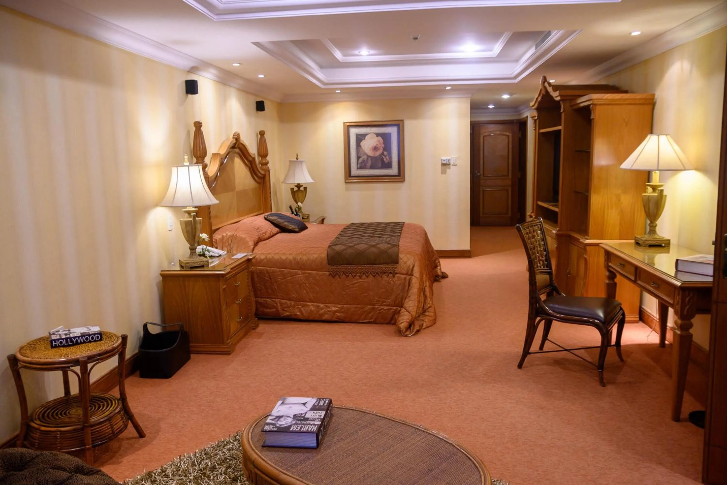 Bed in Granados Park Hotel