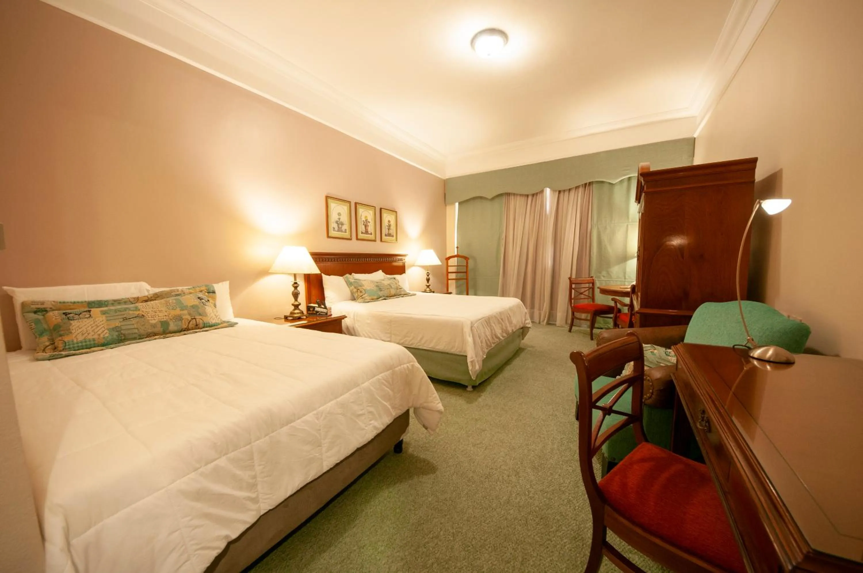 Bed in Granados Park Hotel