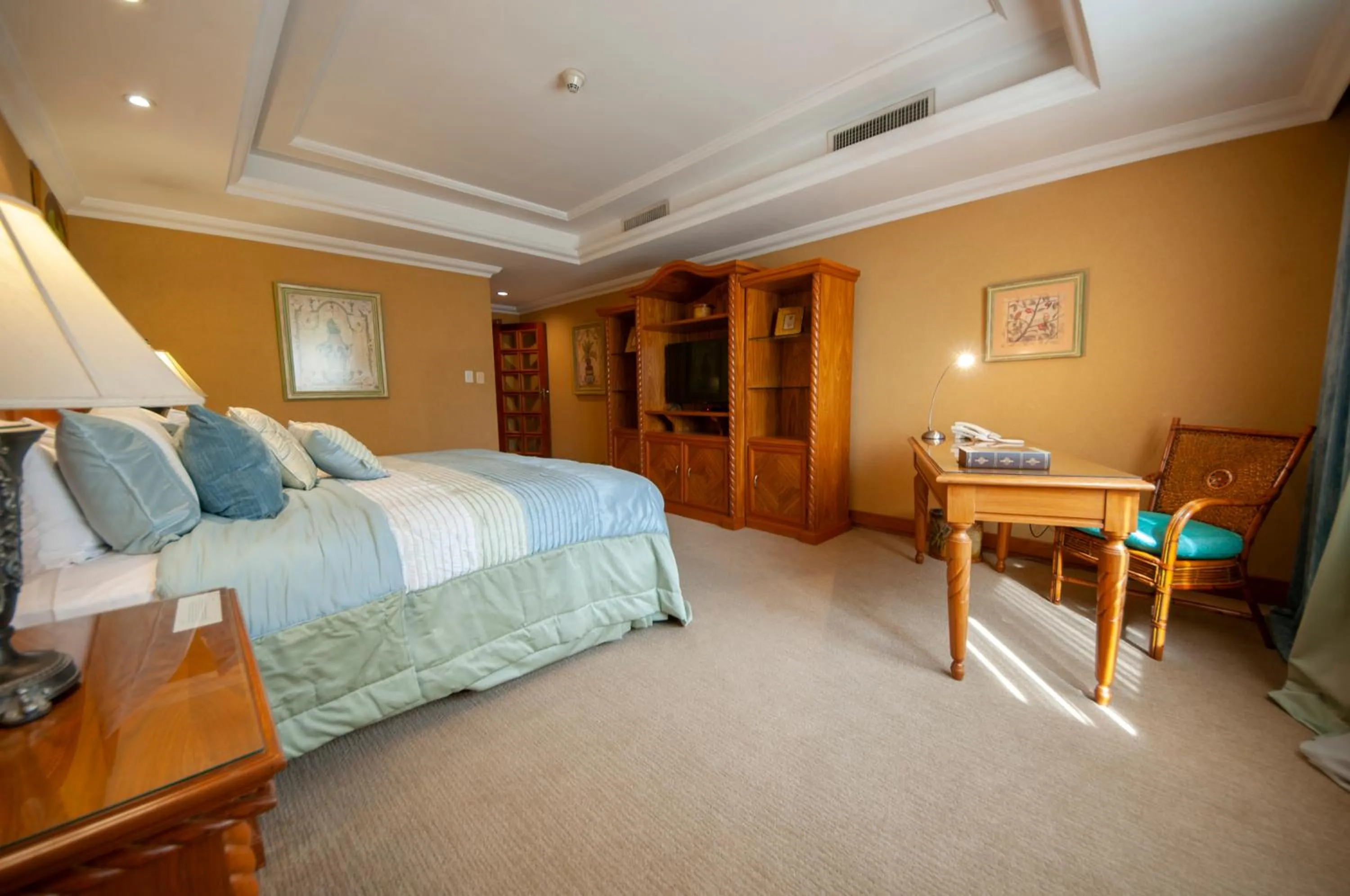 Bed in Granados Park Hotel