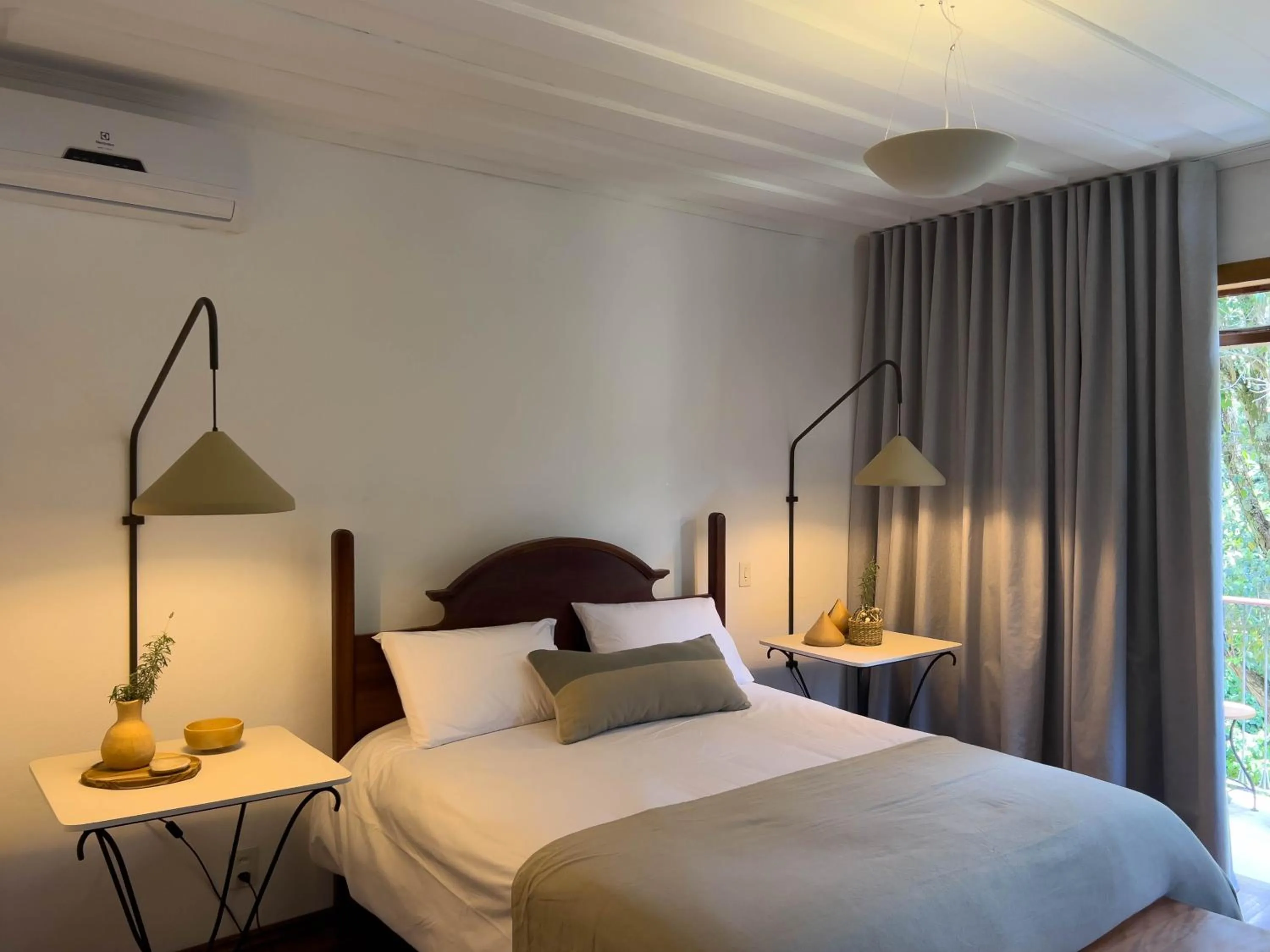 Photo of the whole room, Bed in Pousada Vagalume