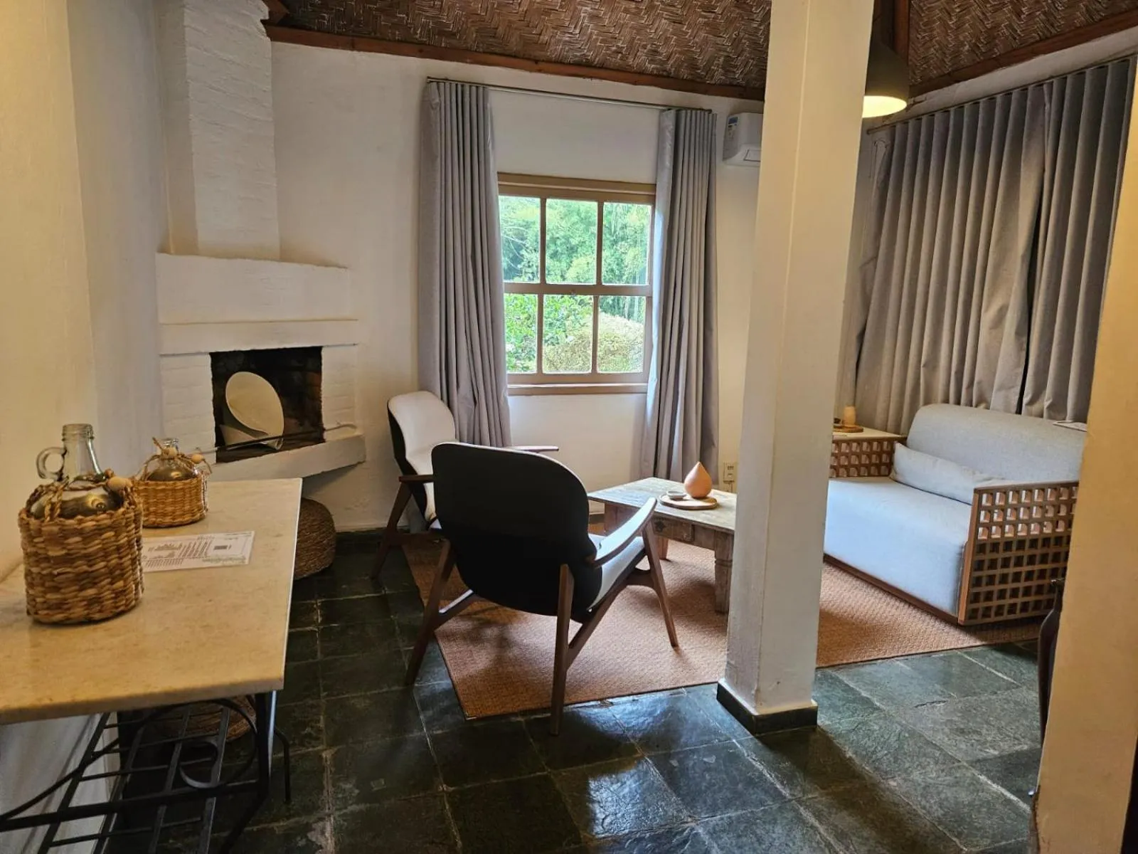 Living room, Bed in Pousada Vagalume