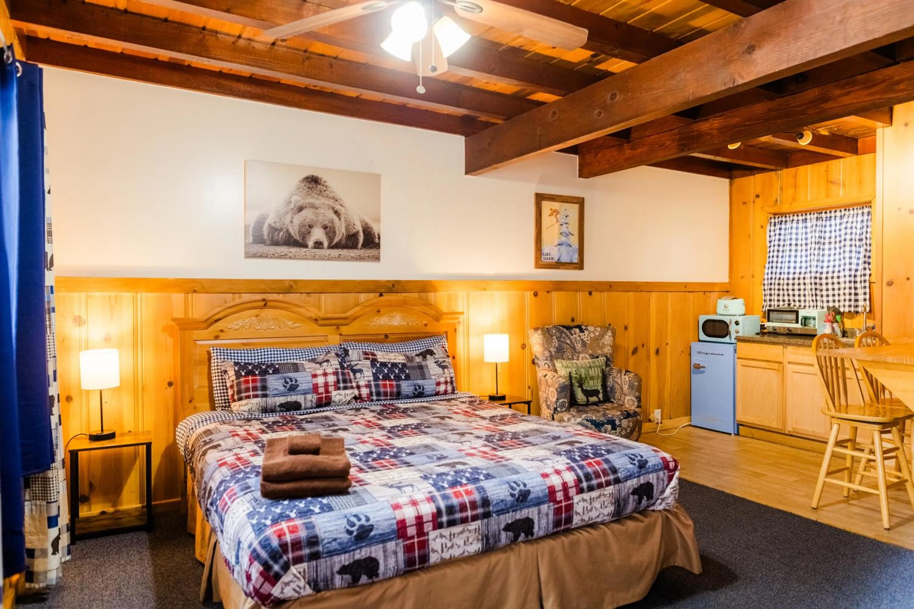 Bed in The Washoe Lodge