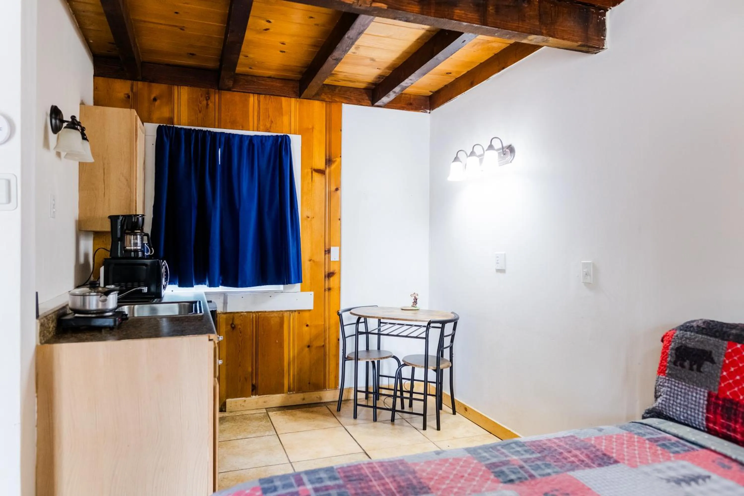 Bed in The Washoe Lodge