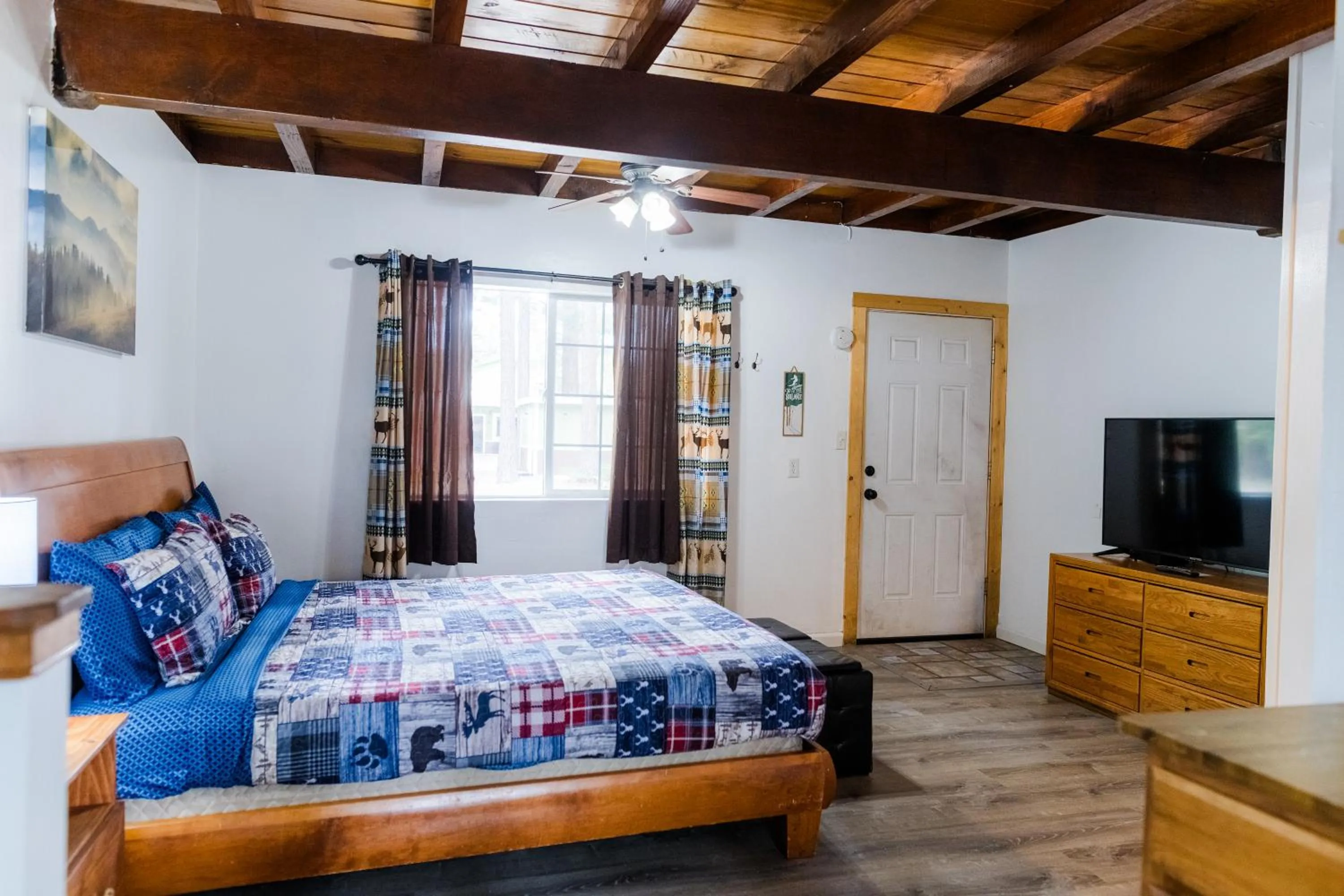 Bed in The Washoe Lodge