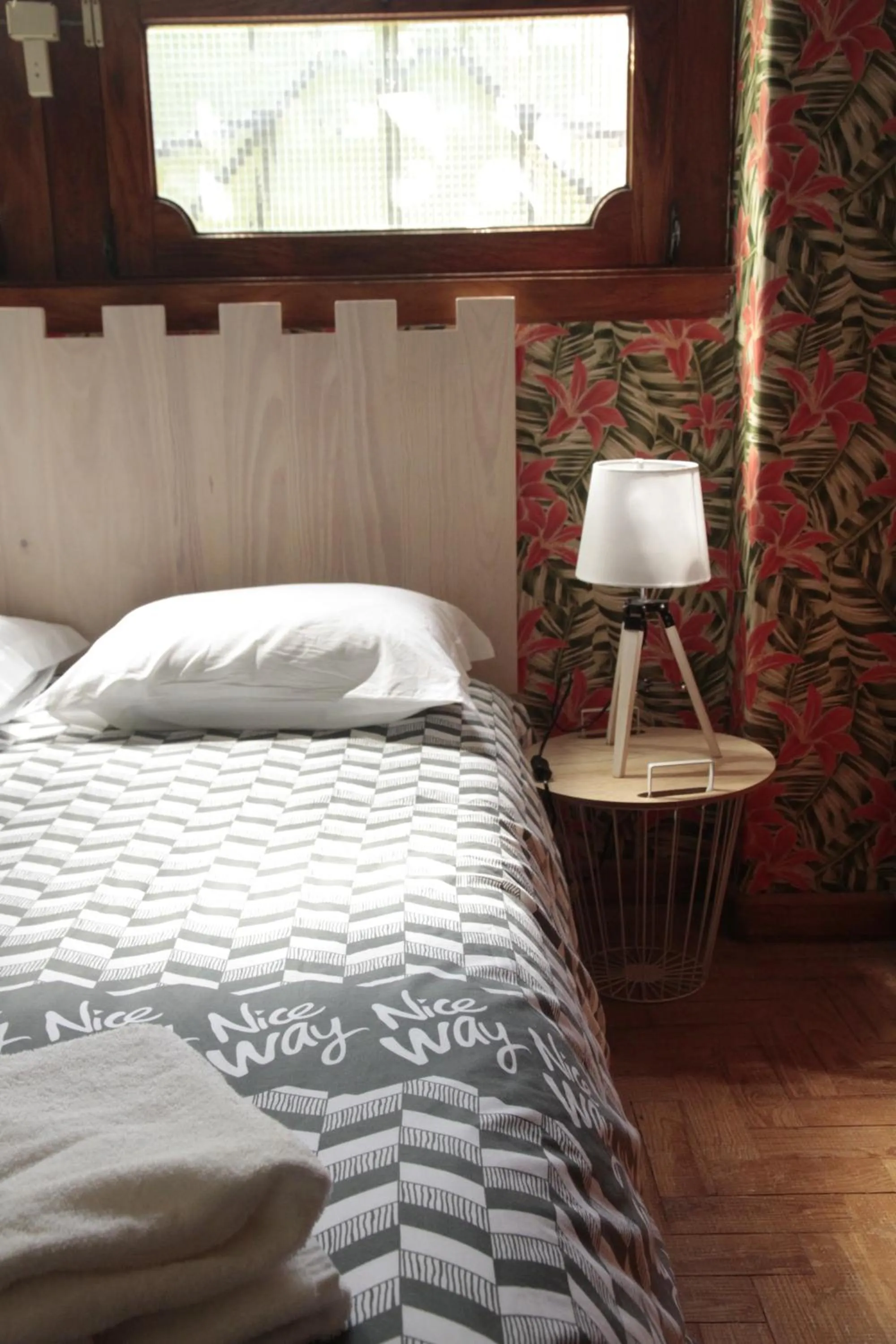 Shower in Nice Way Cascais Hostel & Surf Camp