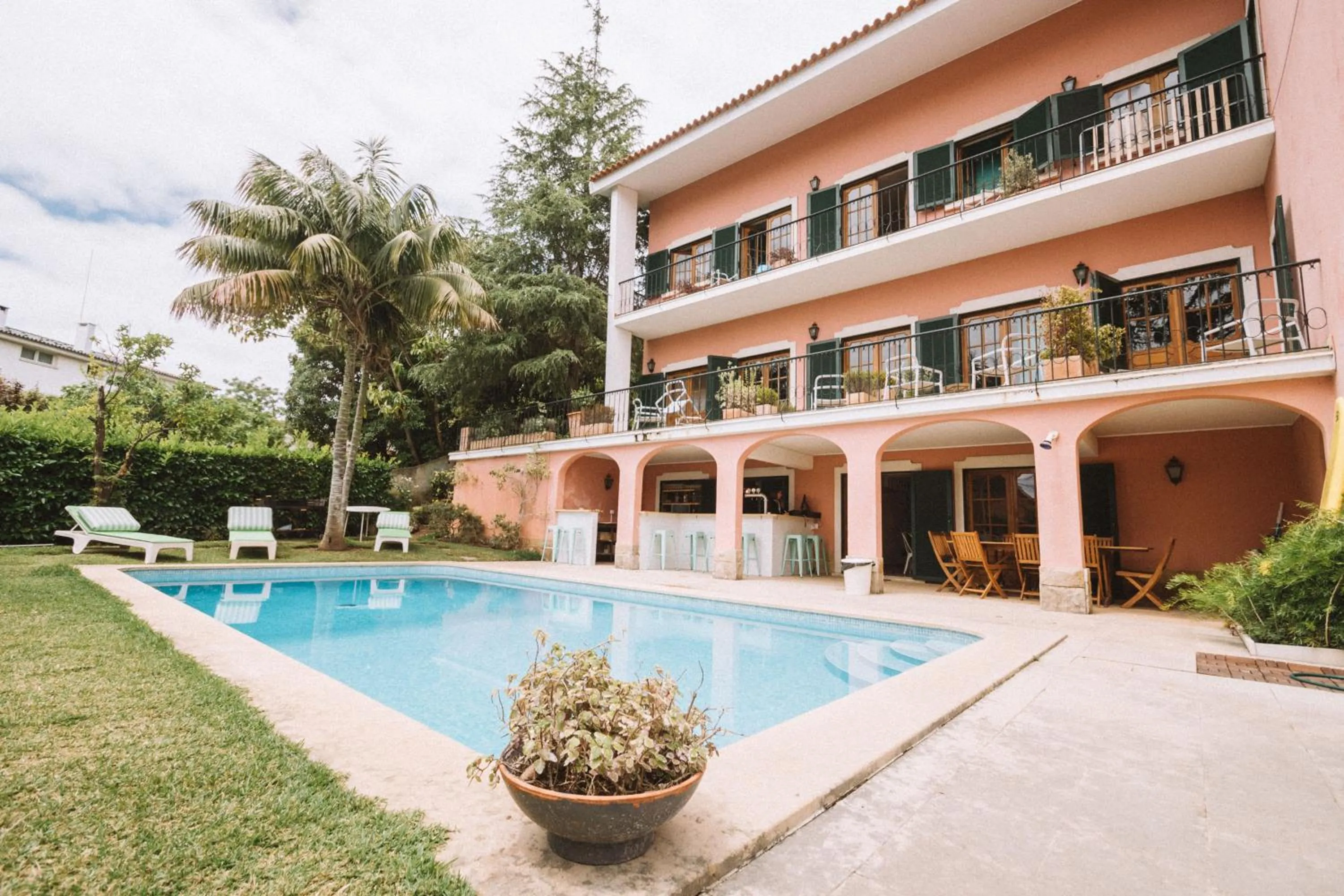 Patio in Nice Way Cascais Hostel & Surf Camp