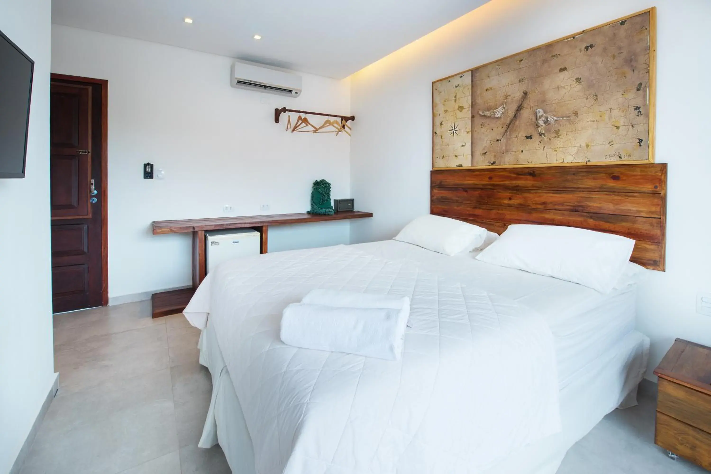 Luxury Double Room with Balcony and Pool View in Pousada Quatro Estações Luxury Double Room with Balcony and Pool View in Pousada Quatro Estações