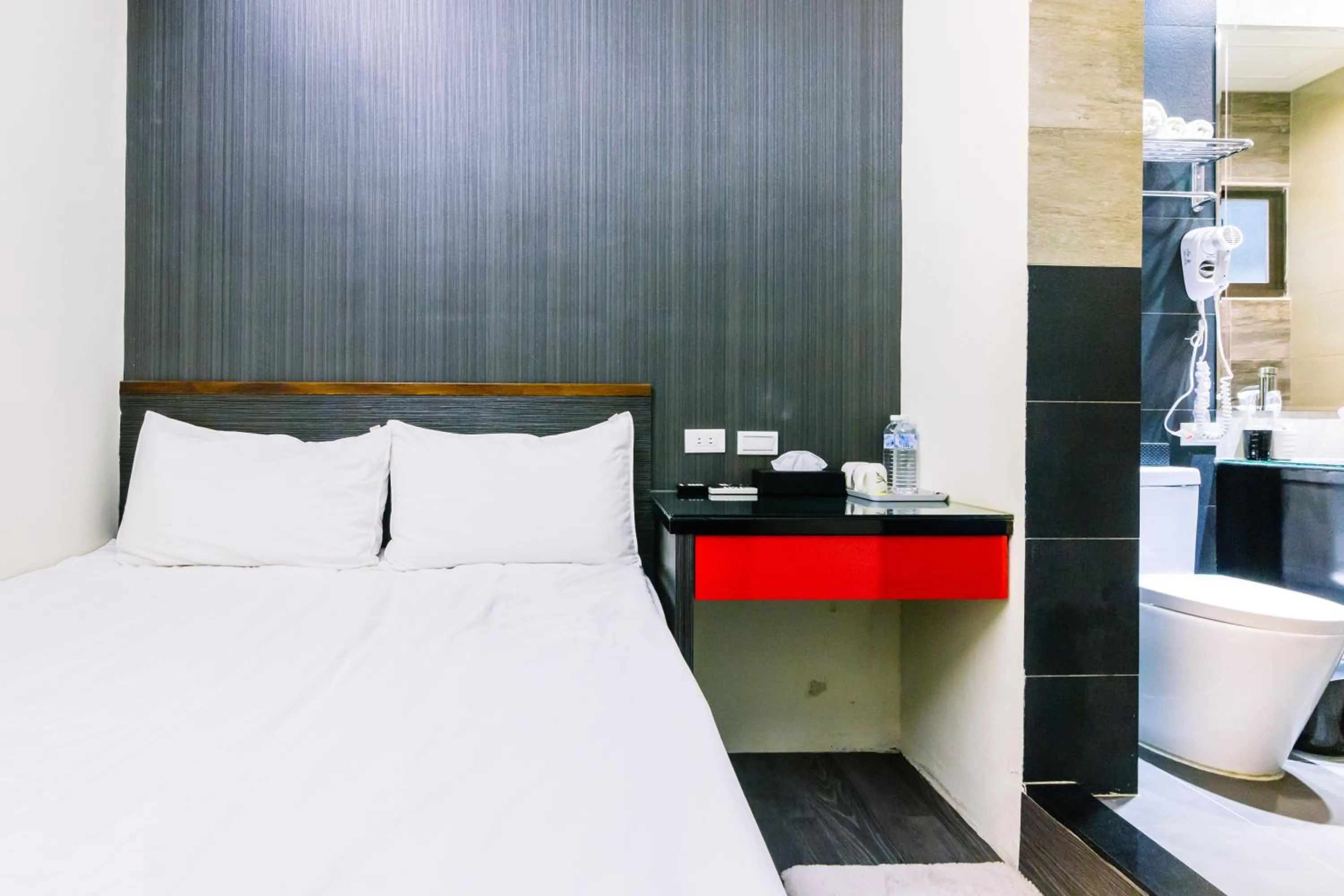 Bedroom, Bed in BoBo's Homestay