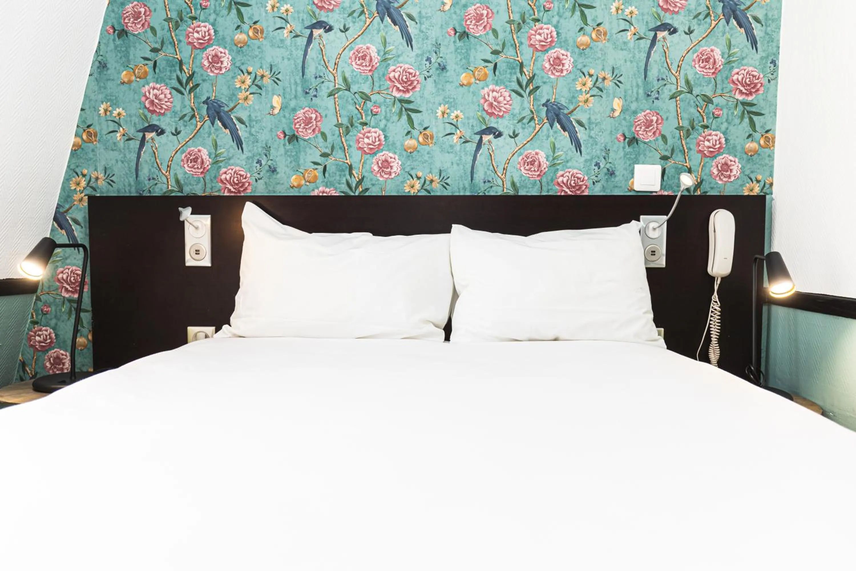 Bed in Vintage Paris Gare du Nord