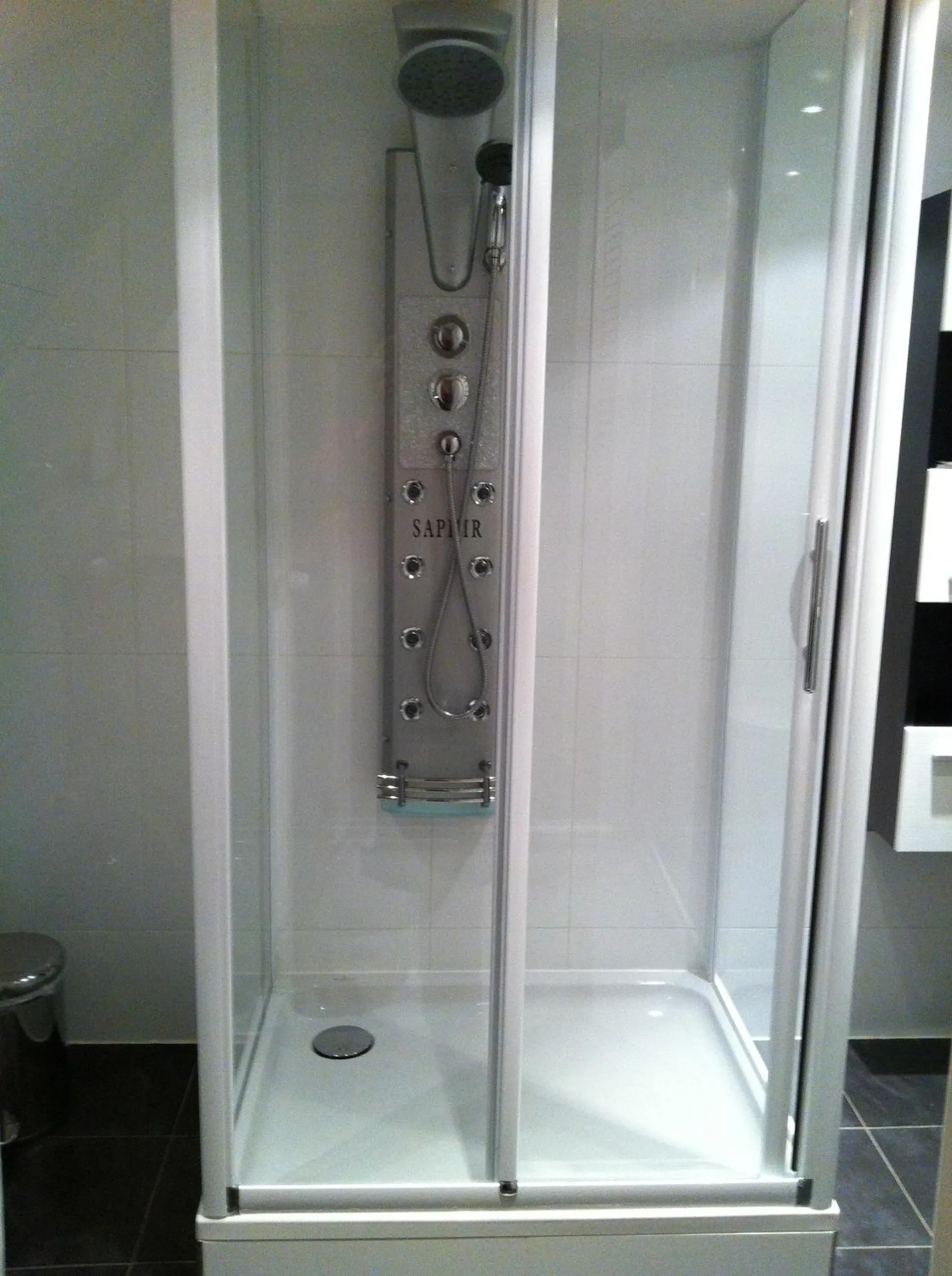 Bathroom in Alex Rooms