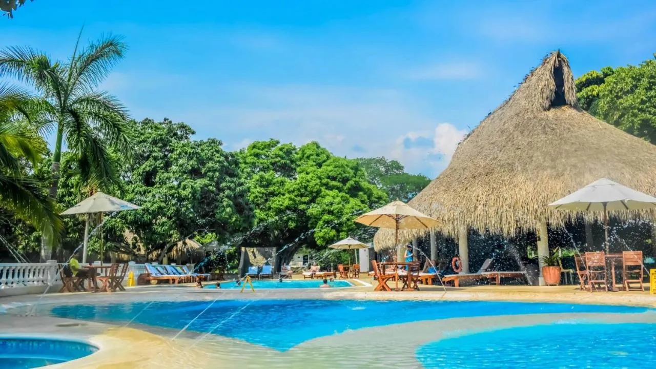 Swimming pool in La Iguana de Santa Fe by Bernalo Hotels