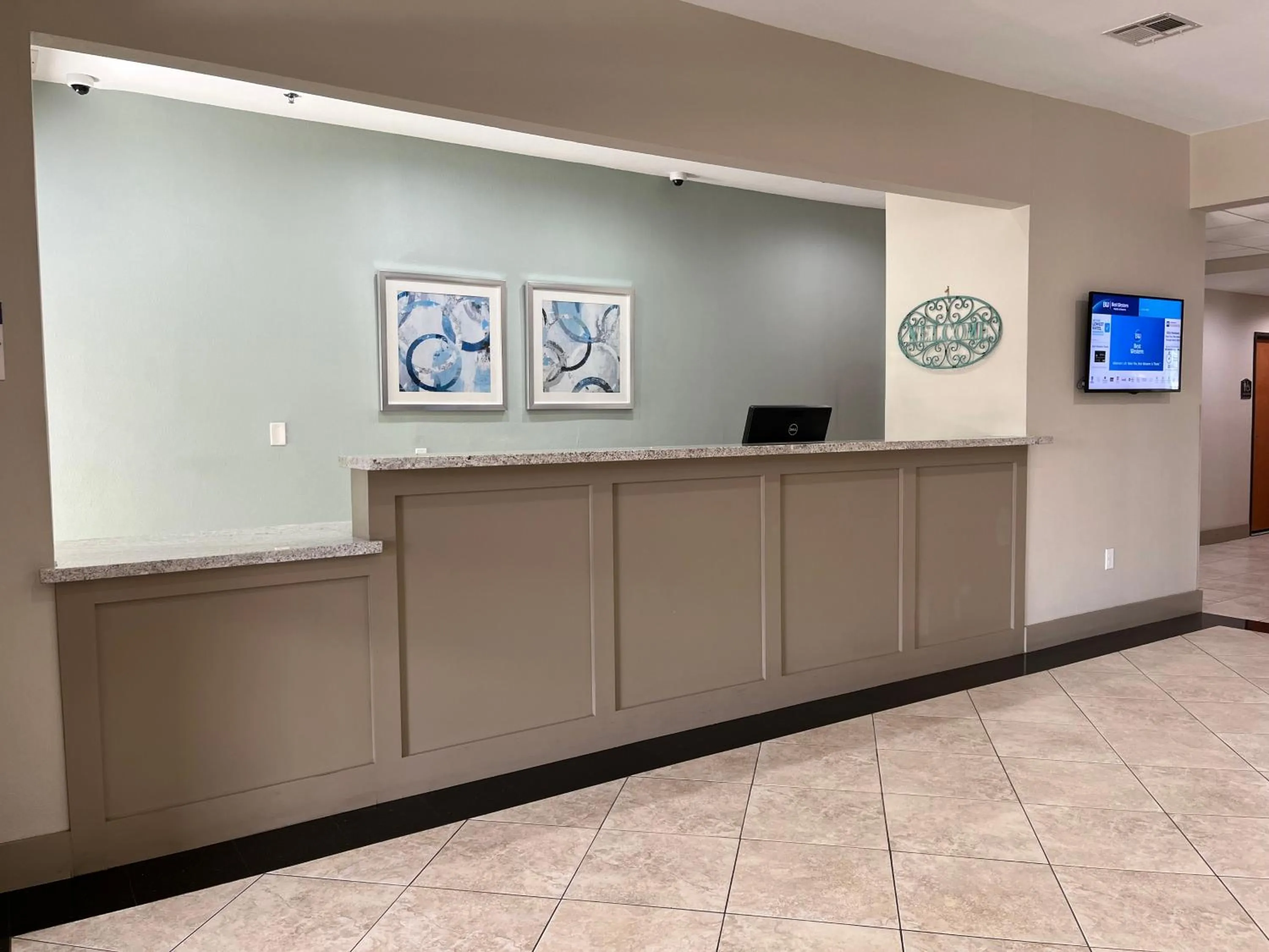 Lobby or reception in Best Western Cleveland Inn & Suites