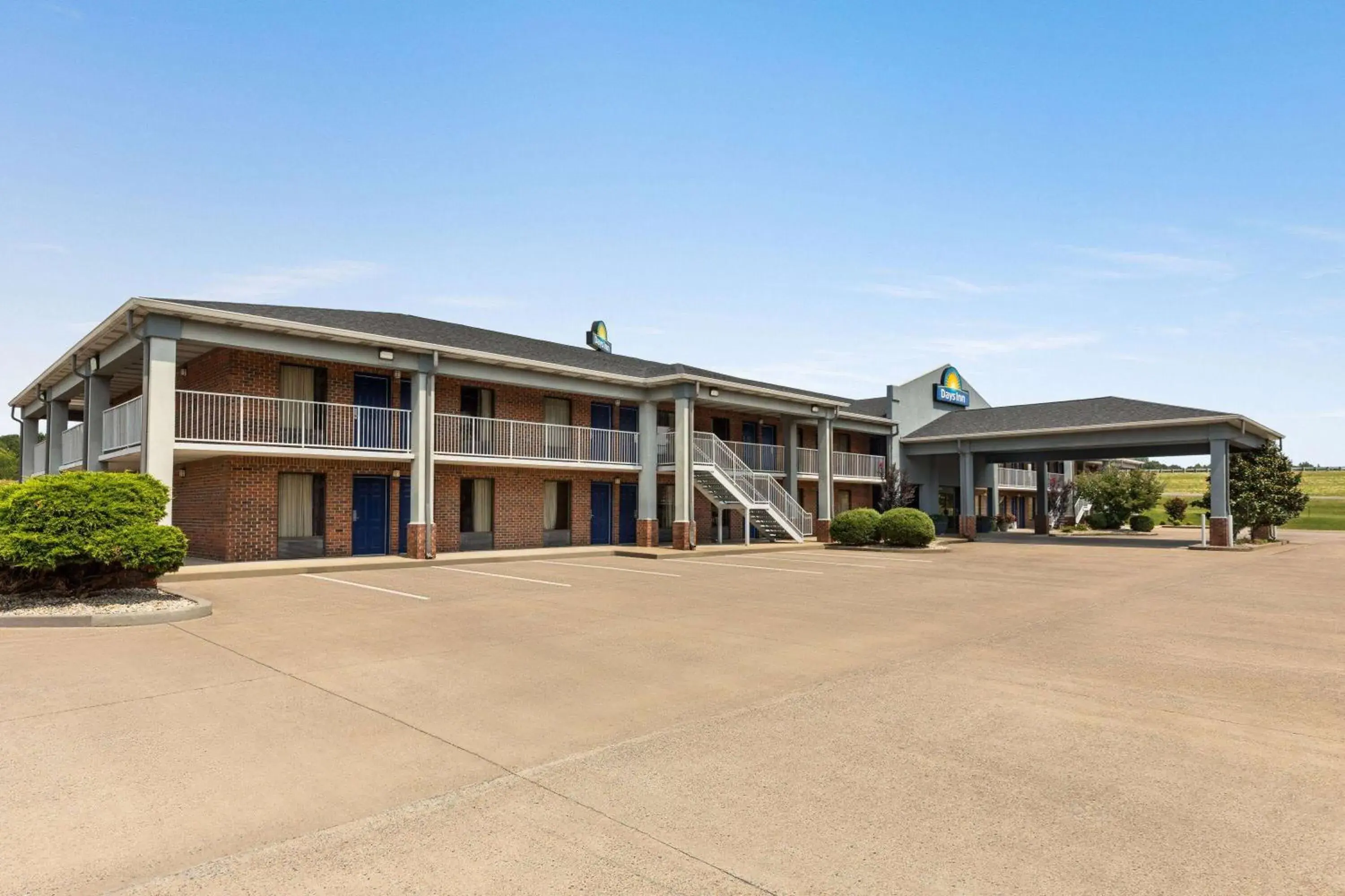 Property building in Days Inn by Wyndham Kuttawa/Eddyville Property building in Days Inn by Wyndham Kuttawa/Eddyville