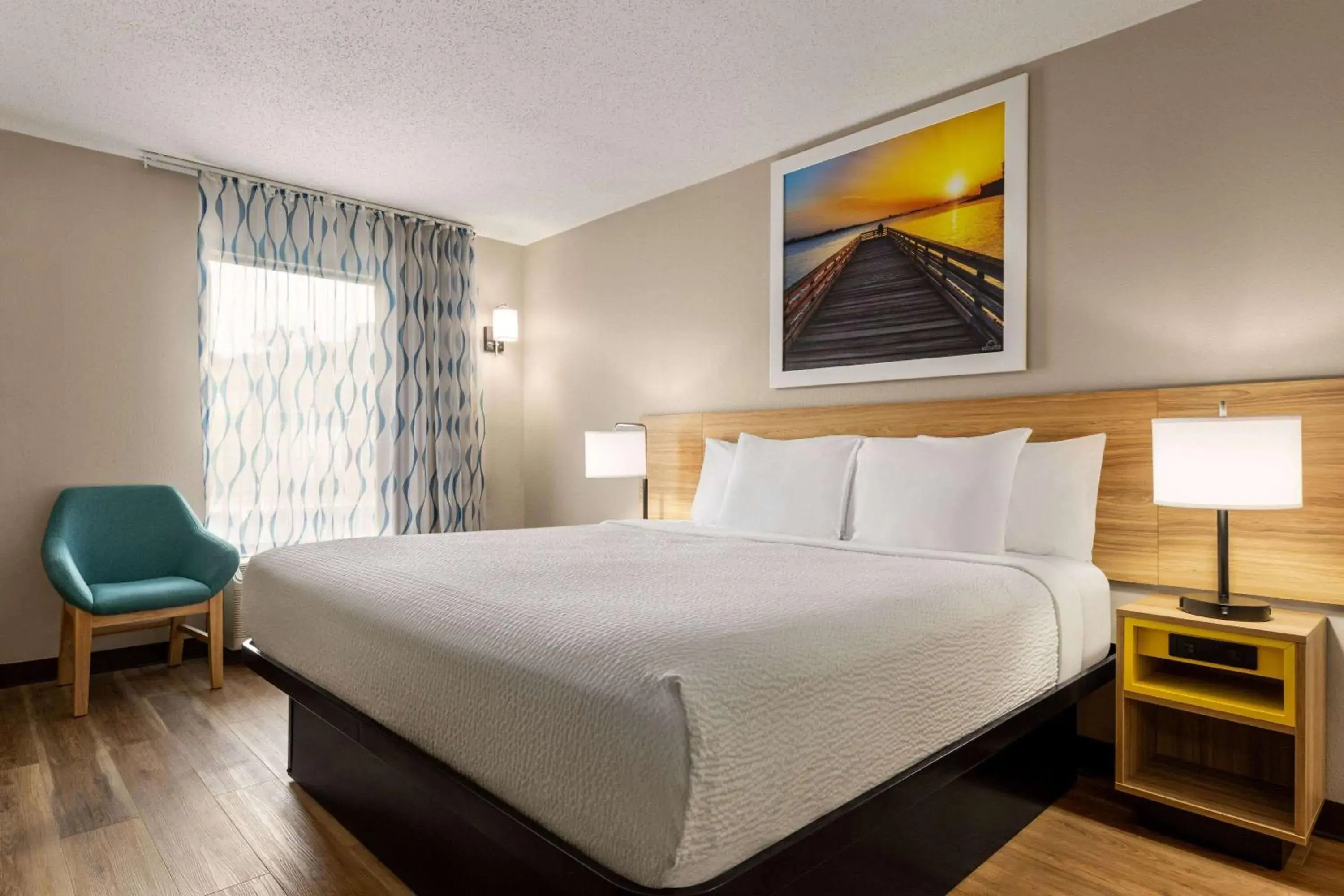 Photo of the whole room, Bed in Days Inn by Wyndham Kuttawa/Eddyville Photo of the whole room, Bed in Days Inn by Wyndham Kuttawa/Eddyville