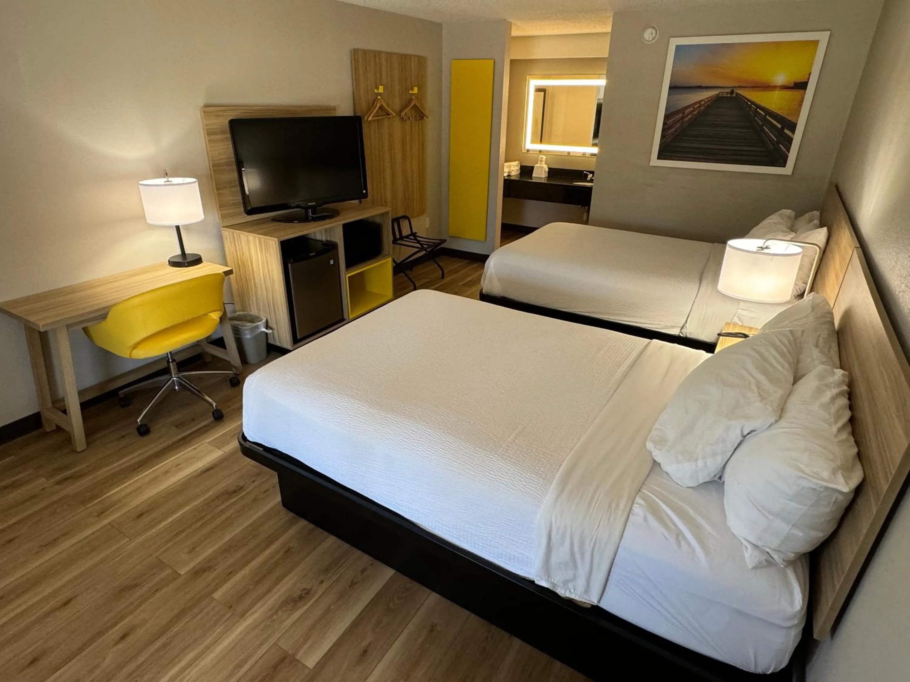 Guests, Bed in Hotel Barkley